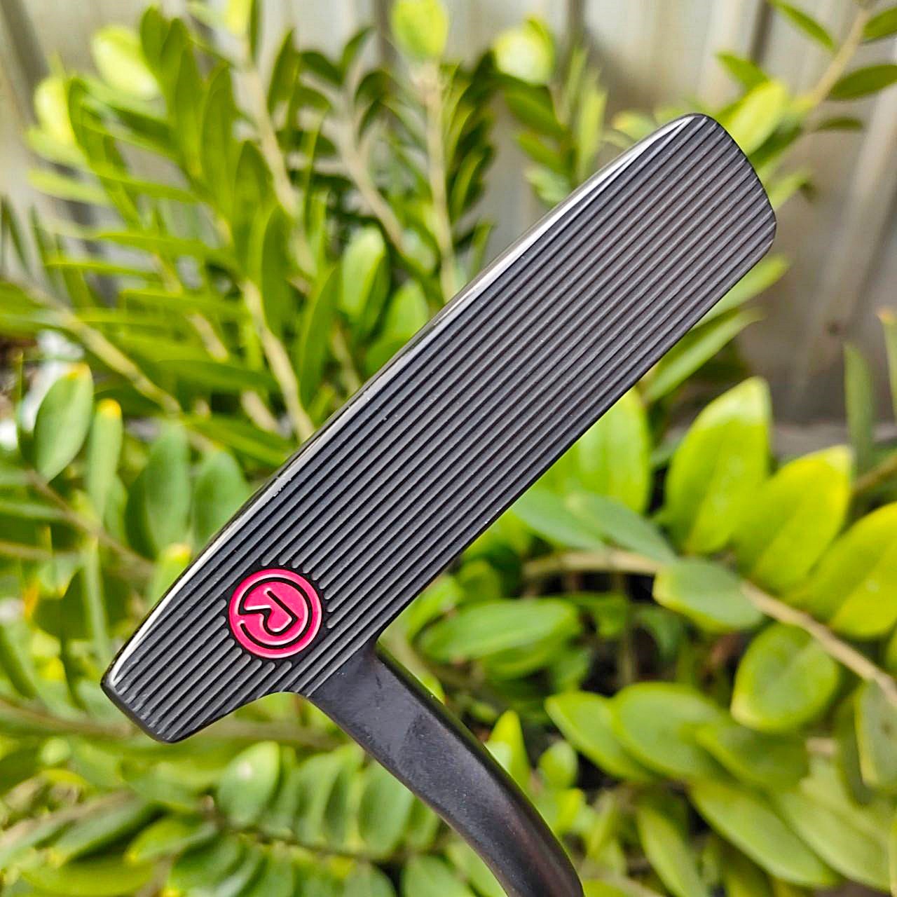 Rife Duke Putter 34” vault 002 สภาพสวยมากเดิมๆ พัตต์แม่นมากๆ หน้าสัมผัสออกแบบพิเศษ เกาะไลน์มาก ไม้กอล์ฟพรีเมี่ยมมือสอง ของแท้ By NakaraLuxurious