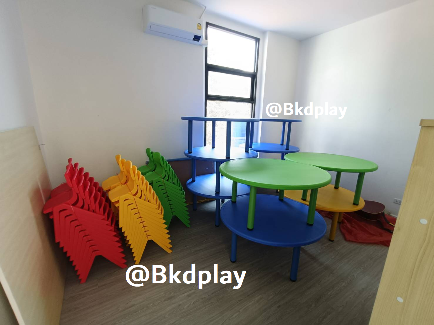 ชุดโต๊ะกลมขาเหล็ก พร้อมเก้าอี้ 6ตัว โต๊ะกลมขาเหล็กขนาดใหญ่ โต๊ะกิจกรรมเด็กอนุบาล พร้อมส่ง