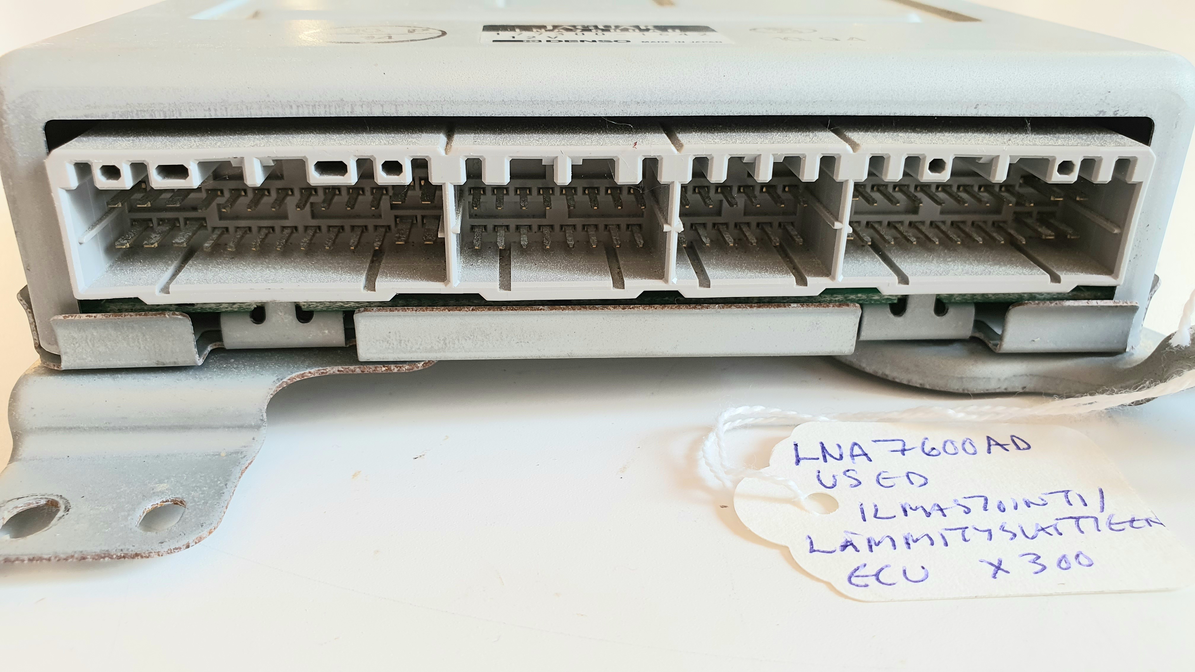 Ilmastointi/lämmityslaitteen ECU X300 Käytetty =75e