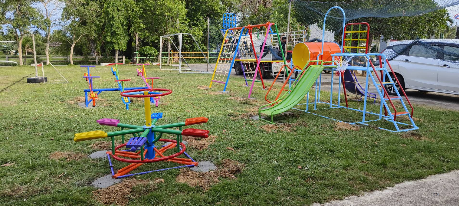 เครื่องเล่นสนามชุดรวมD ประกอบด้วยสไลเดอร์ปีนป่ายแป้นบาสและถังลอด, เครื่องเล่นสนามกลางแจ้ง , เครื่องเล่นสนามเหล็ก, ของเล่น, OutdoorPlayground,สนามเด็กเล่น,เครื่องเล่นงบสพฐ.ประชารัฐ ราคาโรงงาน