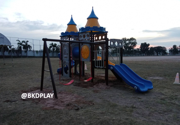 เครื่องเล่นสนามกลางแจ้ง, ชุดปราสาท2มงกุฏพร้อมชิงช้า สนามเด็กเล่น ,เครื่องเล่นสนามกลางแจ้งในร่มราคาถูก, เครื่องเล่นสนามปฐมวัย, playground, outdoorplayground ครุภัณฑ์สนามเด็กเล่น, สพฐ,โครงการโรงเรียนประชารัฐ