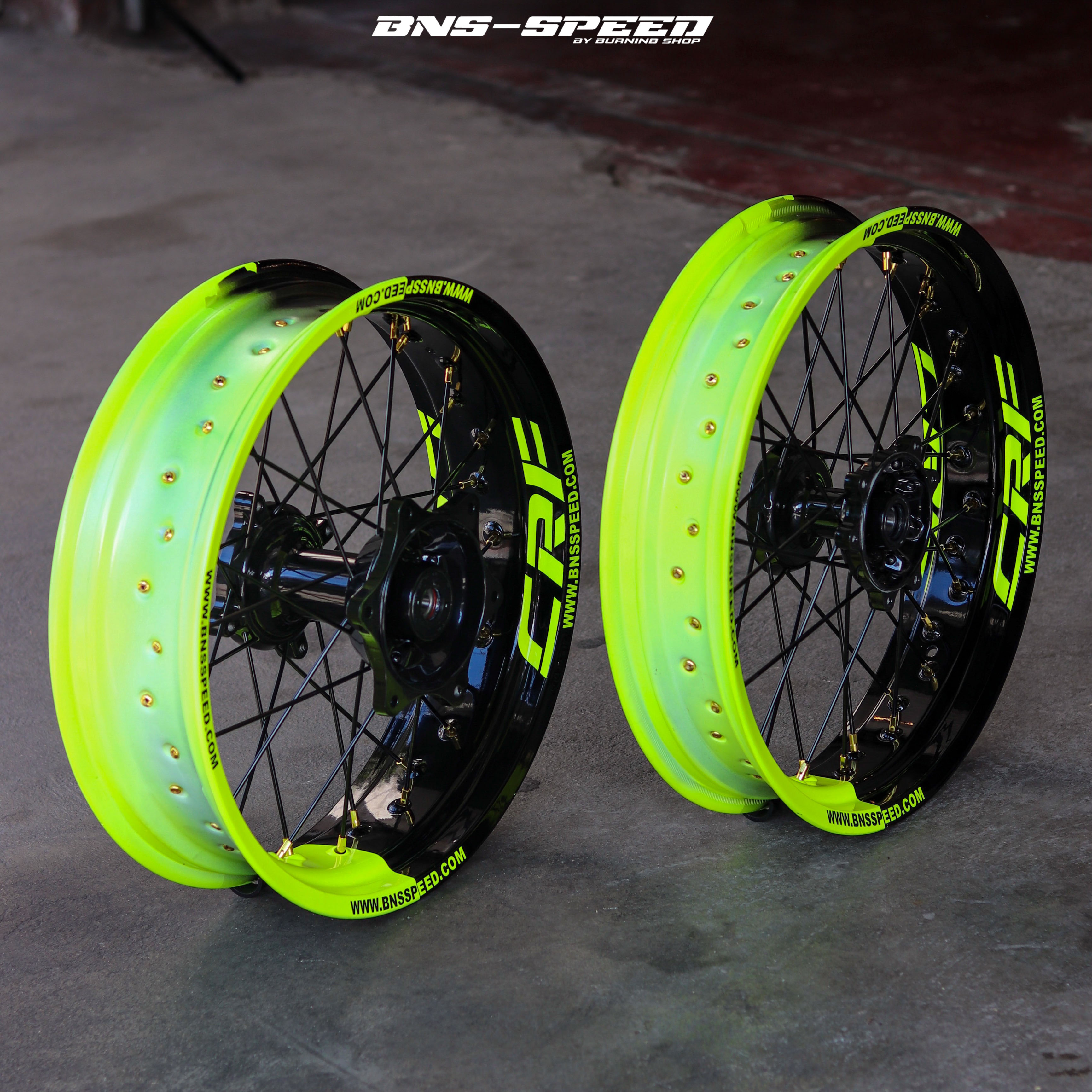 ชุดล้อโมตาด CRF250/300 ขอบสีดำตัดเหลืองนีออน