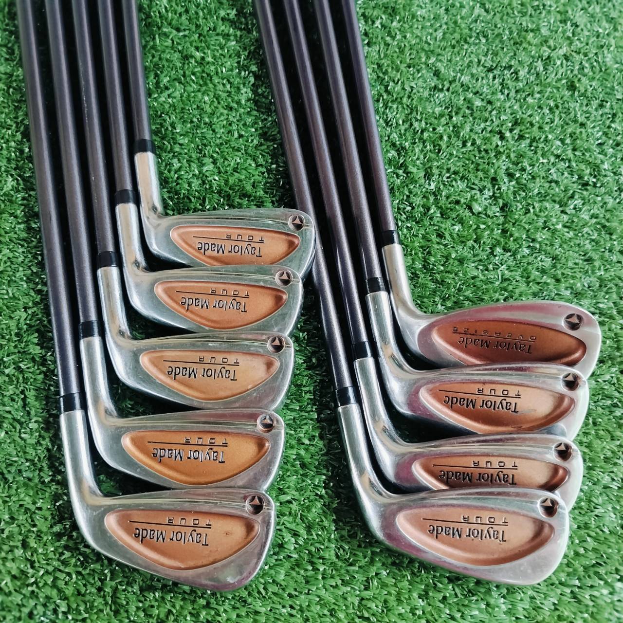 ชุดเหล็ก Taylormade TOUR BURNER มีเหล็ก 3 - 9 PW SW ครบเซ็ต สภาพสวยเดิม ก้านรุ่นนี้สุดพิเศษ เป็นก้านแบบ BUBBLE สวยเดิมทั้งชุด ก้านนี้หายากมาก ไม้กอล์ฟพรีเมี่ยมมือสอง ของแท้ By NakaraLuxurious