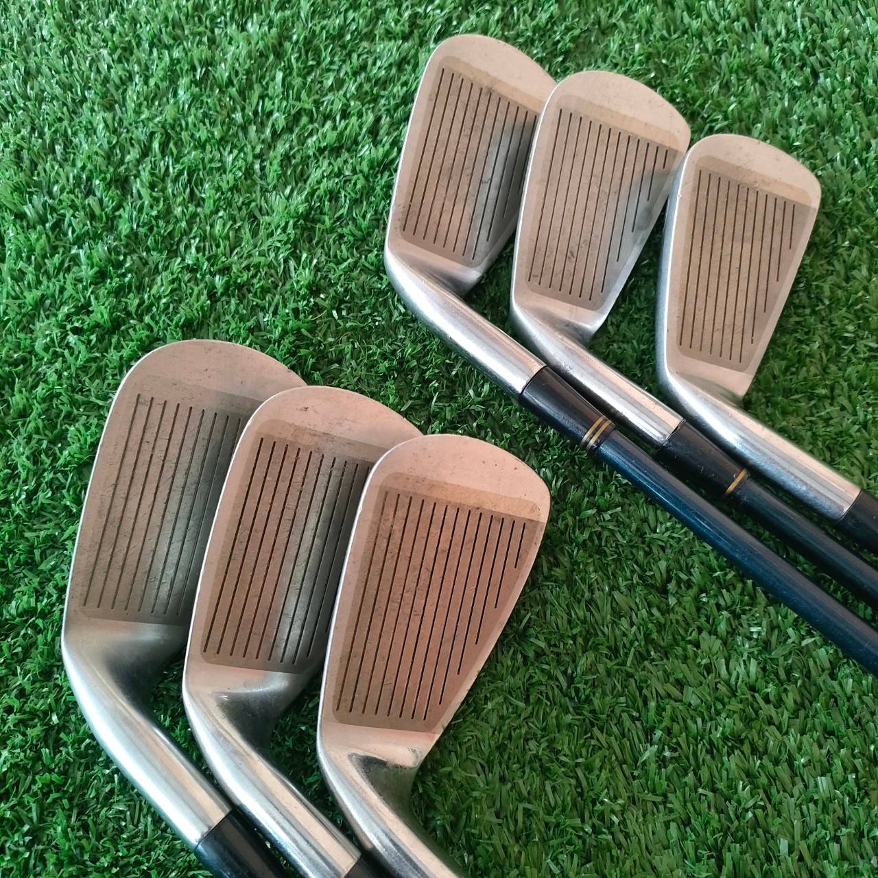 ชุดเหล็ก MARUMAN GUINNESS TI-555 มีเหล็ก 6-9 เเละ PW AW ก้าน GUINNESS GN555 FLEX SR ชุดเหล็กหน้าเด้ง ตีไกลที่สุดในโลก มีแผ่นไทเทเนี่ยมที่หน้าไม้ ตีไกลกว่าปกติ 1 - 2 เบอร์ Guinness World Records