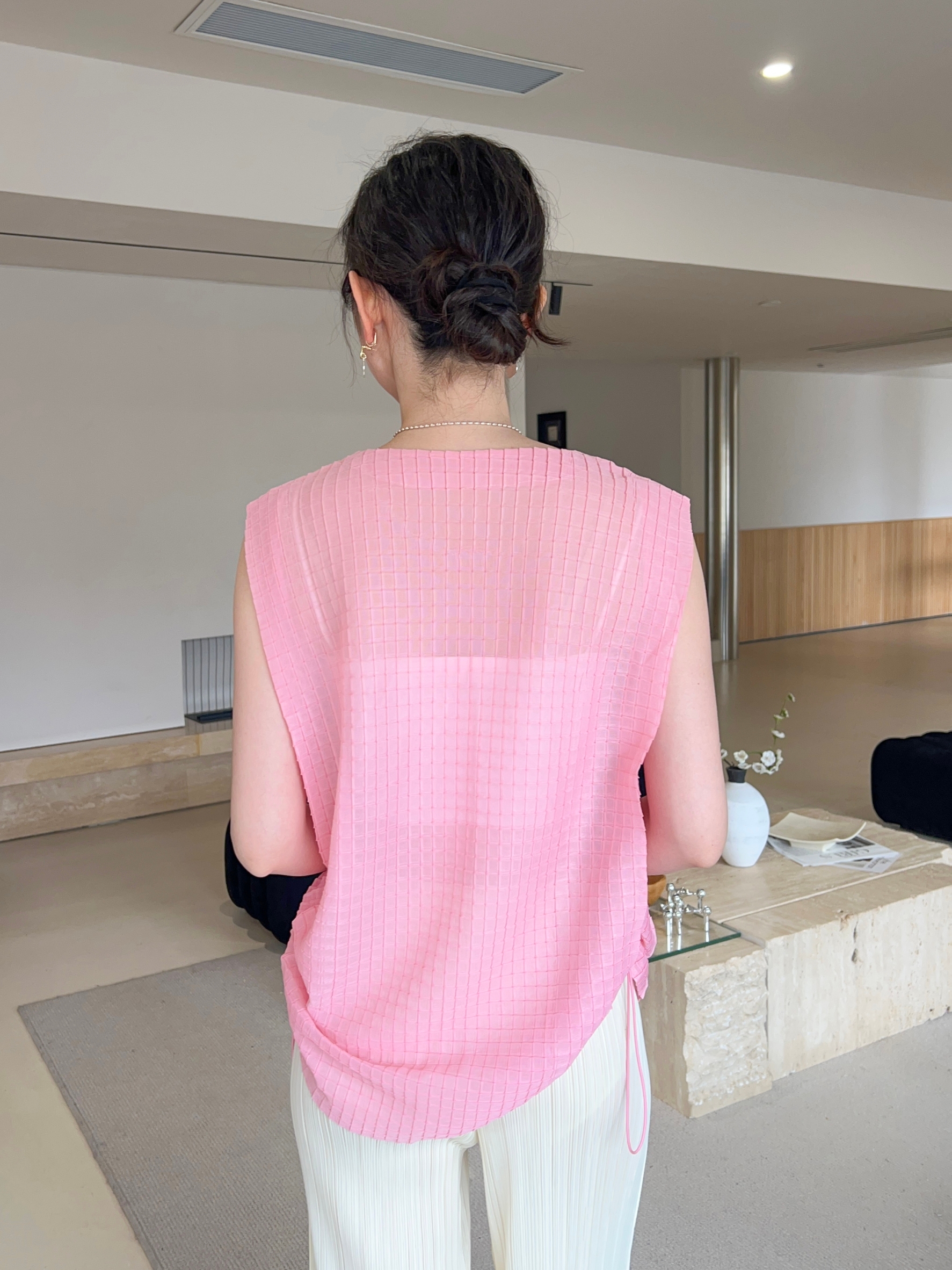 ปรับราคาลง20%!! 2MUAY รุ่น GJO3868 เสื้อพลีททรง OVER SIZE ปรับขนาดได้ SLEEVELESS SQUARE PLEATED TOP 9 สี FREE SIZE