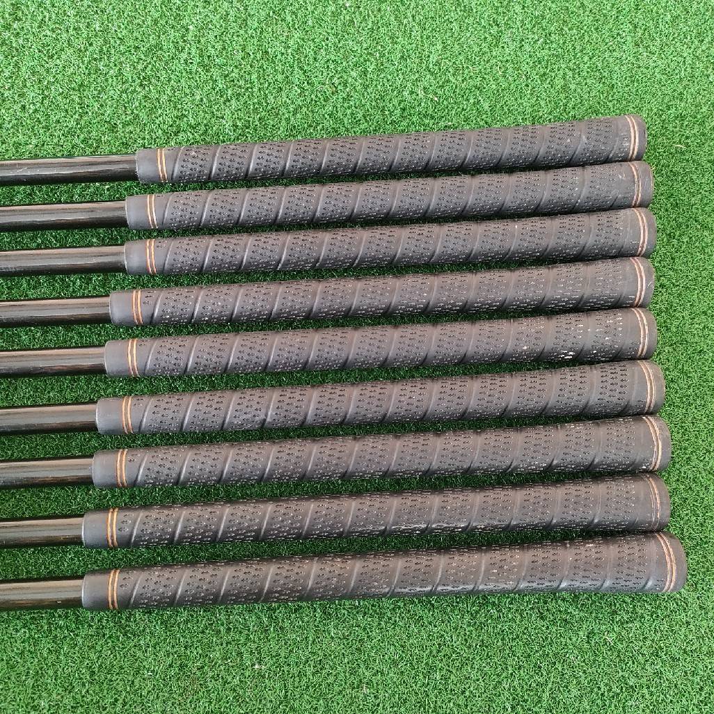 ชุดเหล็ก SPALDLNG PRO TRIUMPH มีเหล็ก 3-9 PW SW ก้าน ALDIAVX สภาพสวยสมบูรณ์ ใบใหญ่ตีง่าย ก้านเบานุ่ม ตีสบายๆครับ