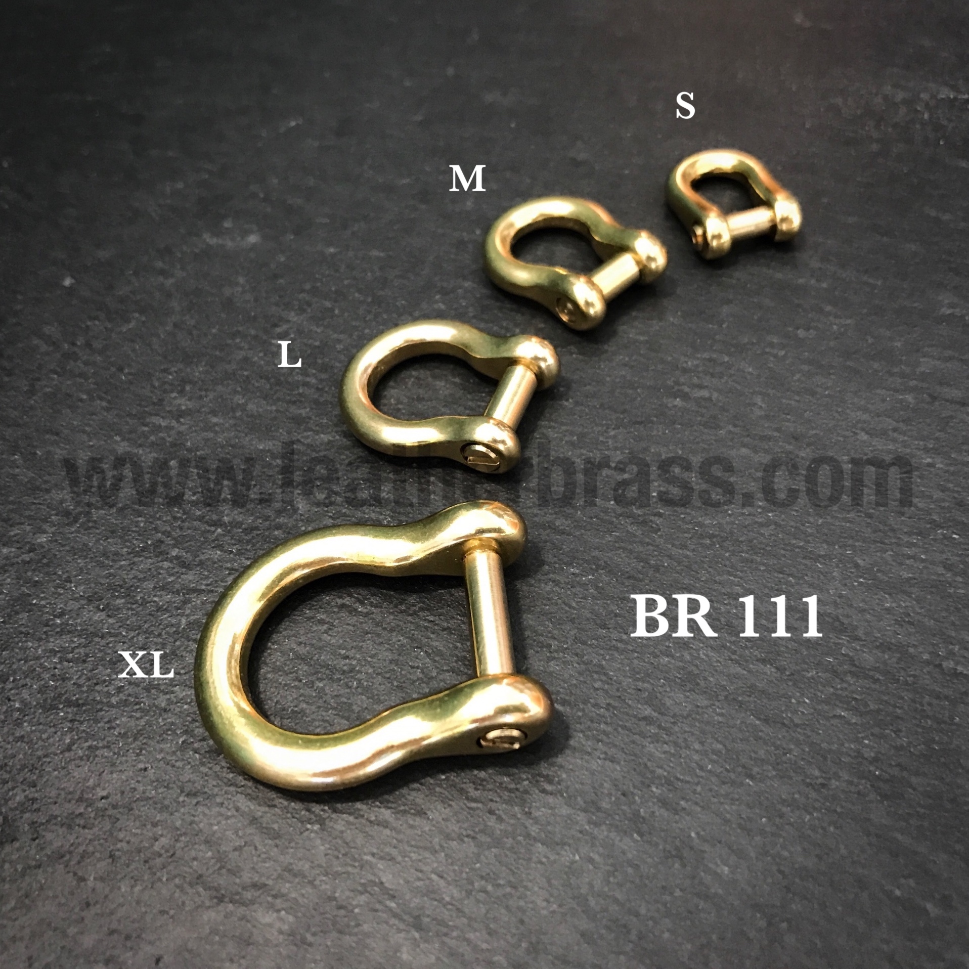 BR111 เกือกม้าญี่ปุ่น แบบหัวเกลียวเรียบ ห่วงสไตล์โมเดิร์น อะไหล่ทองเหลืองแท้ อะไหล่ช่างหนัง leatherbrass**ราคาต่อชิ้น**