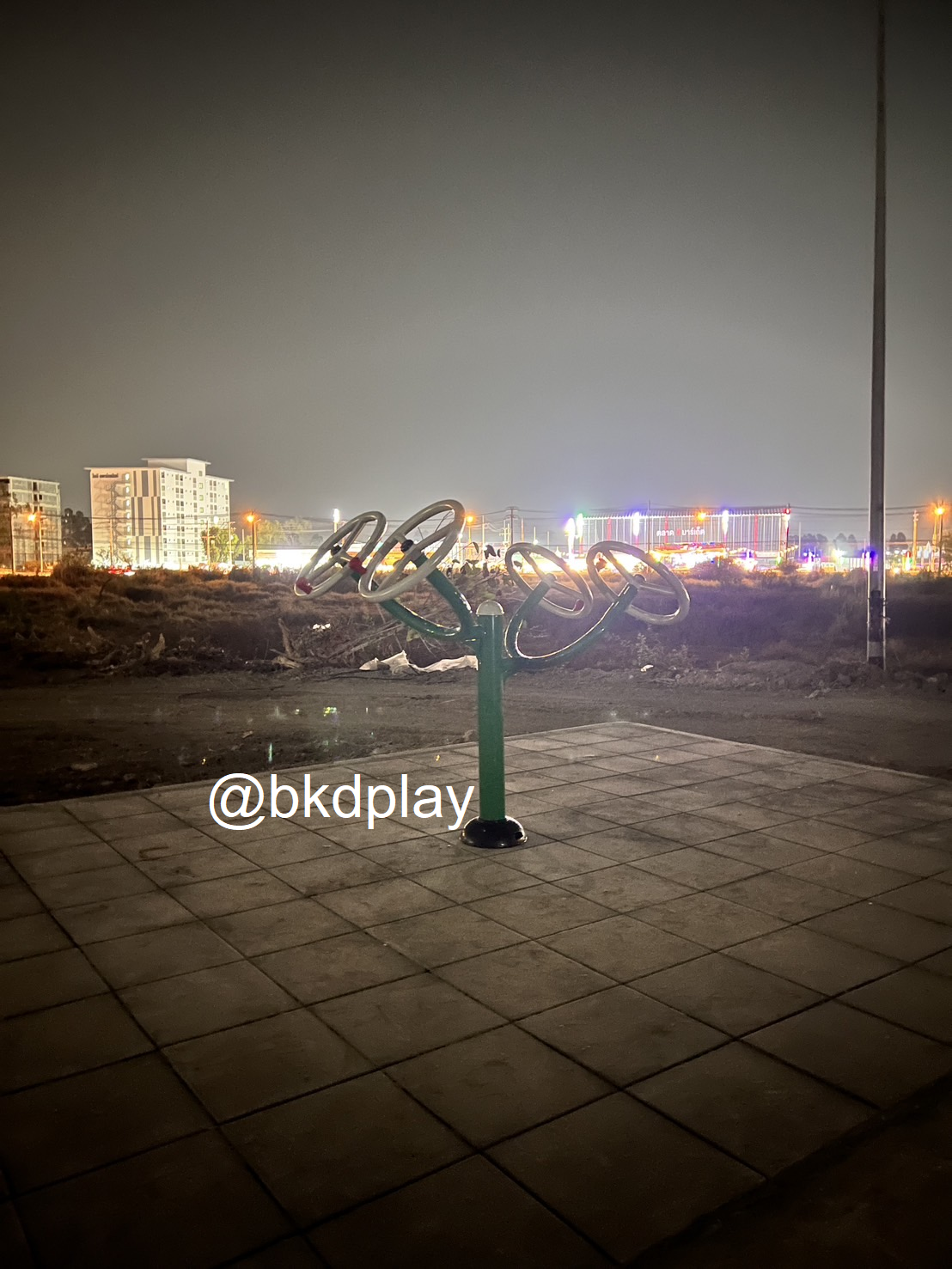 เครื่องออกกำลังกาย กลางแจ้ง ชุดบริหาร ข้อมือ ลานกีฬา อเนกประสงค์ สนามกีฬา งานนำเข้าสำเร็จรูป พร้อมส่ง เป็นสีตามแบบเท่านั้น