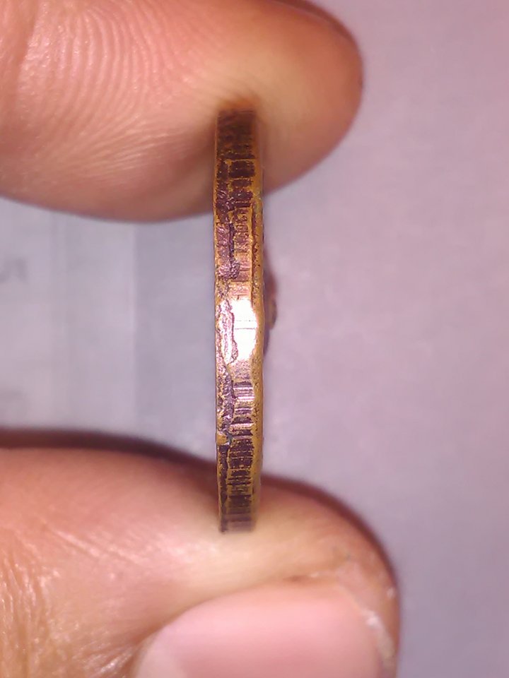 (ขายแล้ว) เหรียญ พระ ใบฎีกา ร่วง ภทฺทโร รุ่น สร้างเมรุ วัด สะทัง อ.เขาชัยสน พัทลุง ปี 43 200/.