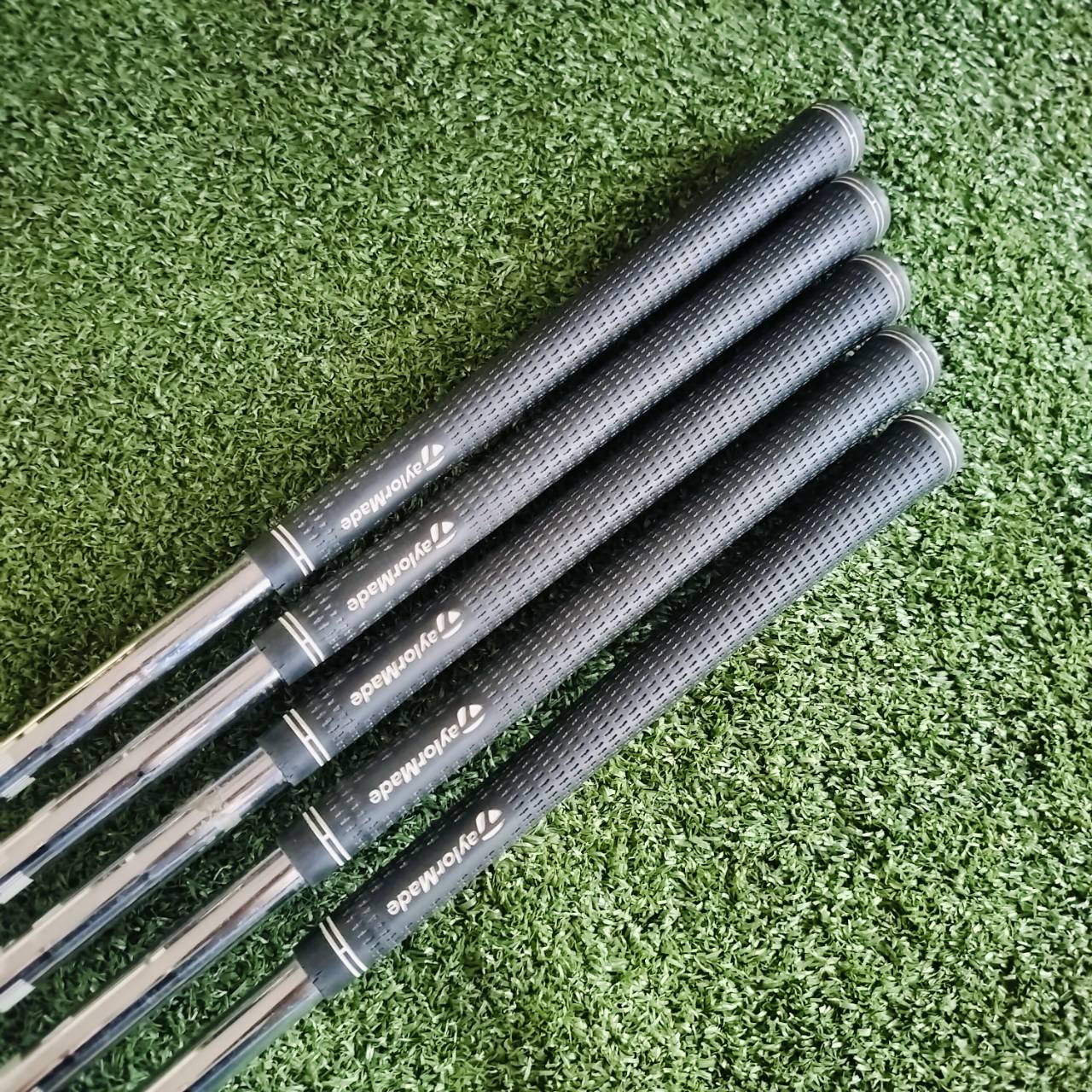 ชุดเหล็ก Taylormade P790 เหล็กประสิทธิภาพเหนือชั้นสูงสุด ดีที่สุดที่ทีมวิศวกร TaylorMade ทำมา ระดับ Ultra-Premium Performance ก้าน NS PRO 950 FLEX S มีเหล็ก 5 6 7 8 9 (ไม่มี WEDGE) SOLE สภาพไม่ค่อยสวย ไม้กอล์ฟพรีเมี่ยมมือสอง ของแท้