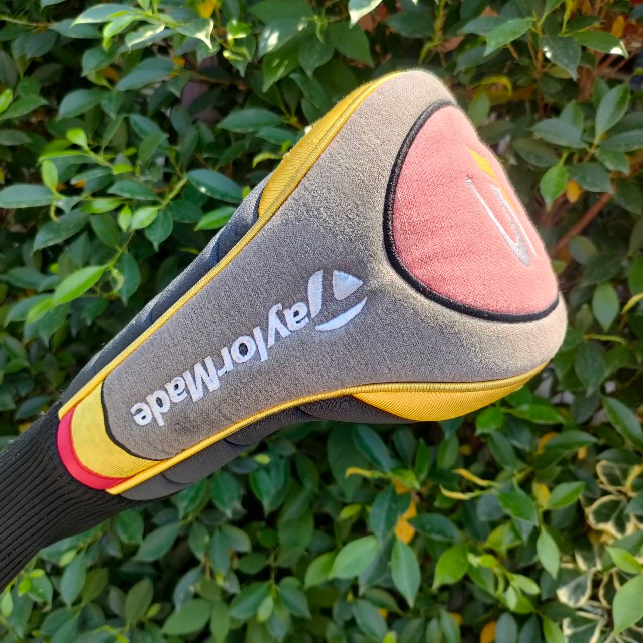 ** ไม้กอล์ฟาสำหรับท่านที่ถนัดซ้าย ** DRIVER TAYLORMADE r5 DUAL องศา 10.5 ก้าน TAYLORMADE M.A.S.2 FLEX S หัวใหญ่ ตีง่าย เสียงเพราะครับ