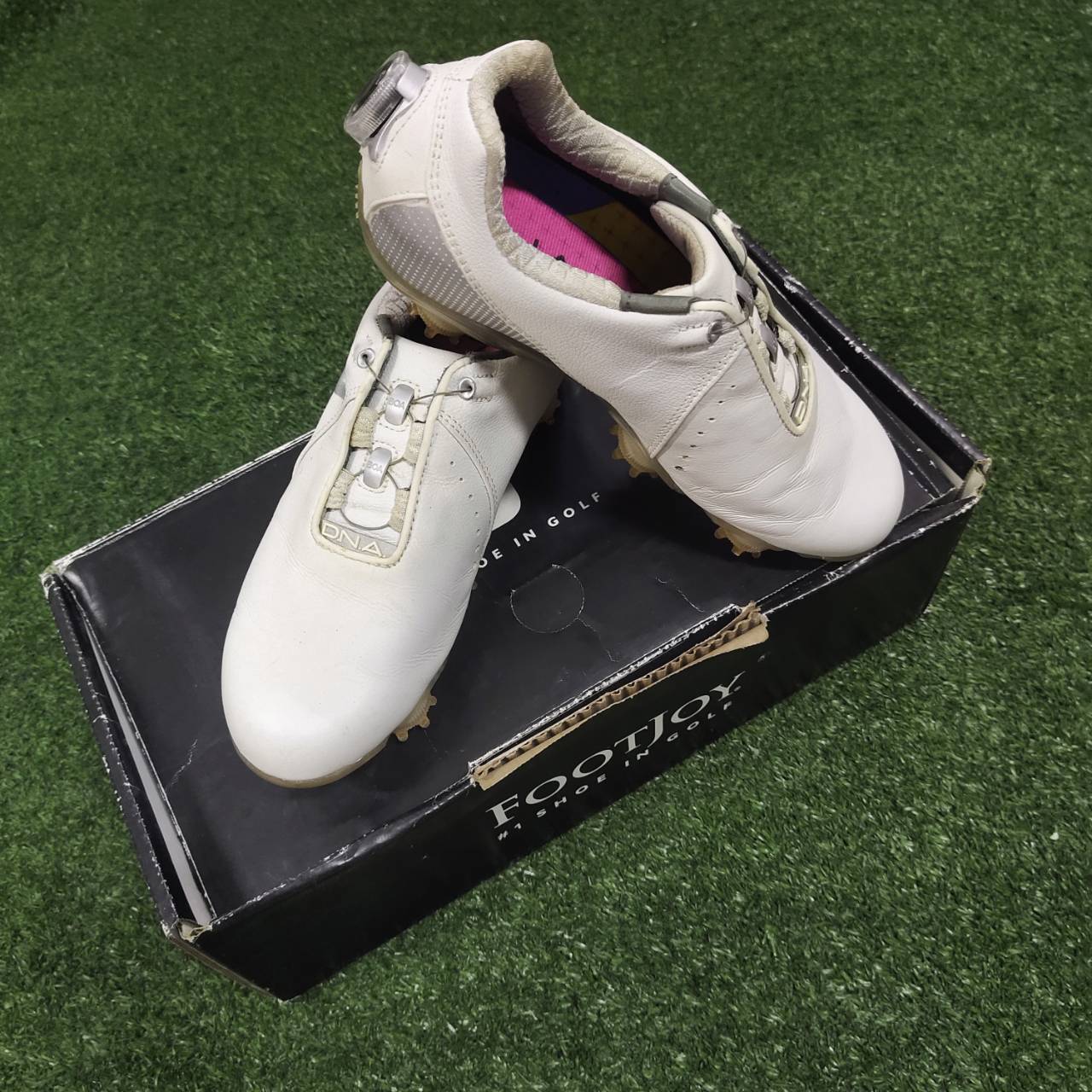 รองเท้ากอล์ฟผู้หญิง FOOTJOY DNA มือสอง สภาพดี พร้อมกล่องเดิมค่ะ