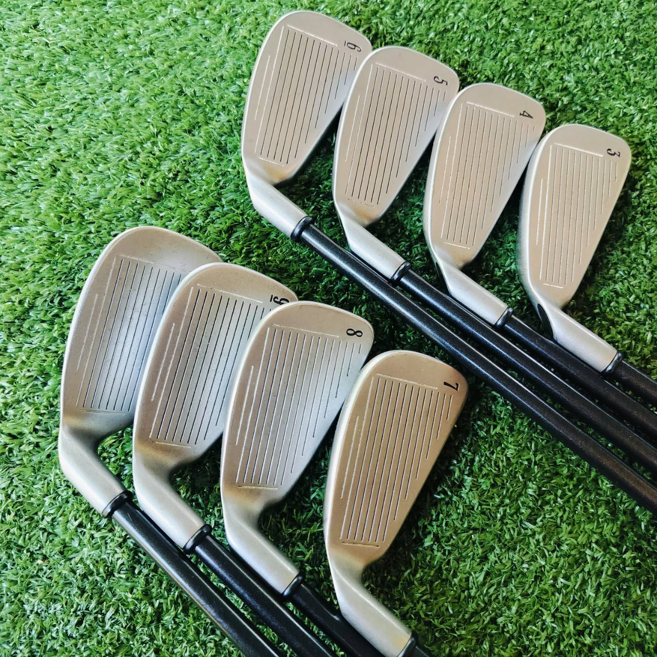 ชุดเหล็ก Callaway BIGBERTHAR สภาพสวยมากๆ เดิมๆทุกจุด ใบ CAVITY ลึก ทำให้ตีง่ายอย่างมาก ตีวงแบบสบายๆ มีเหล็ก 3 4 5 6 7 8 9 และ SW ไม้กอล์ฟพรีเมี่ยมมือสอง ของแท้ By NakaraLuxurious