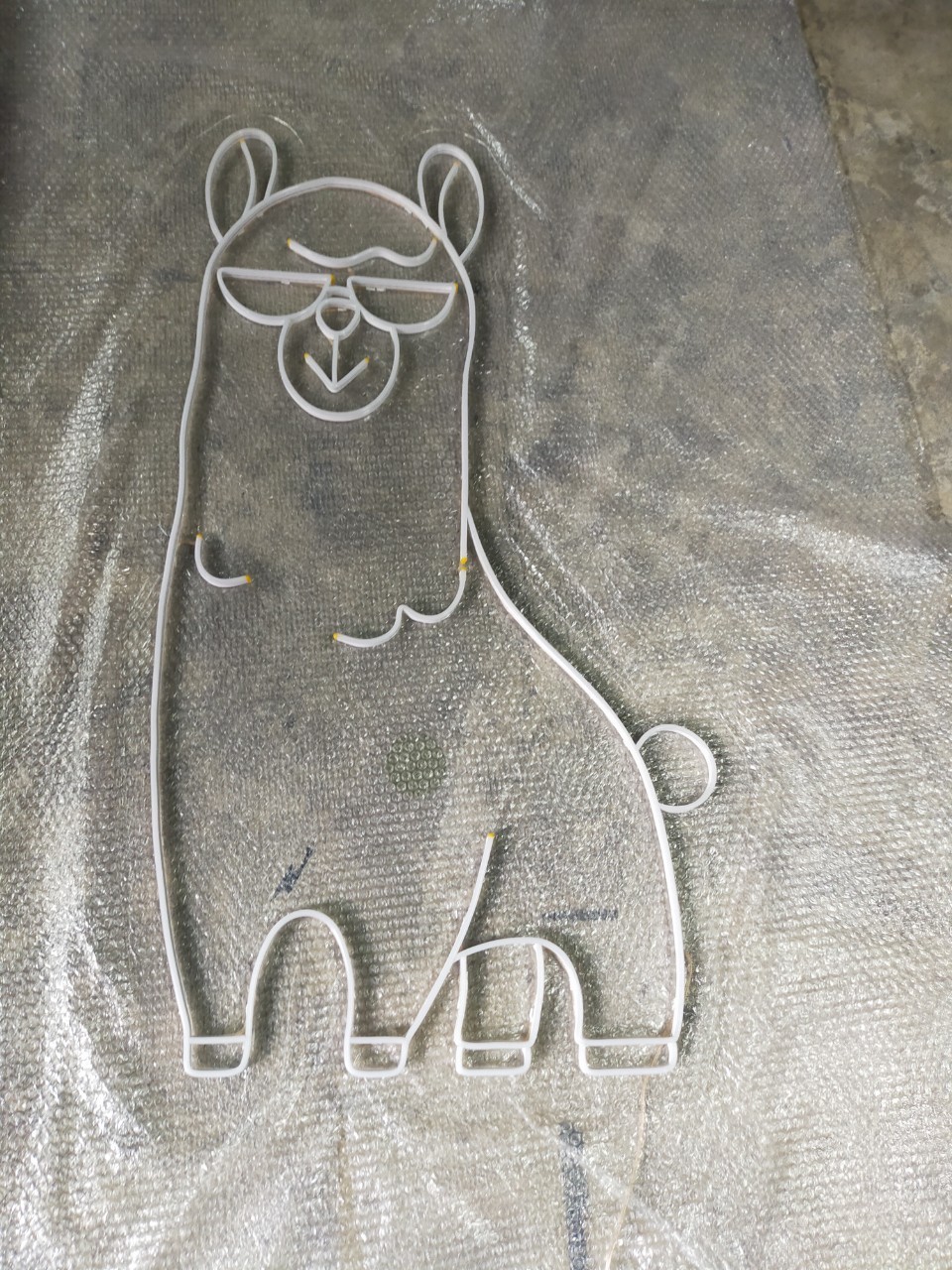 ไฟนีออน เฟค