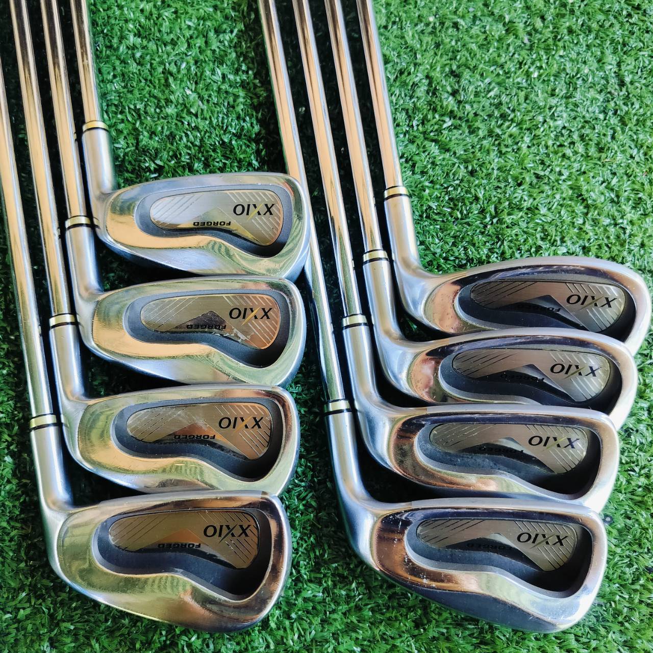 ชุดเหล็ก XXIO MX1000 เป็นเหล็ก FORGED พรีเมี่ยมแถวหน้าของญี่ปุ่น มี CAVITY ที่ลึกตีง่าย ได้ความนุ่มนวลเหนือชั้นของ FORGED วิถีลูกที่ดีที่สุด ไม้กอล์ฟพรีเมี่ยมมือสอง ของแท้ By NakaraLuxurious
