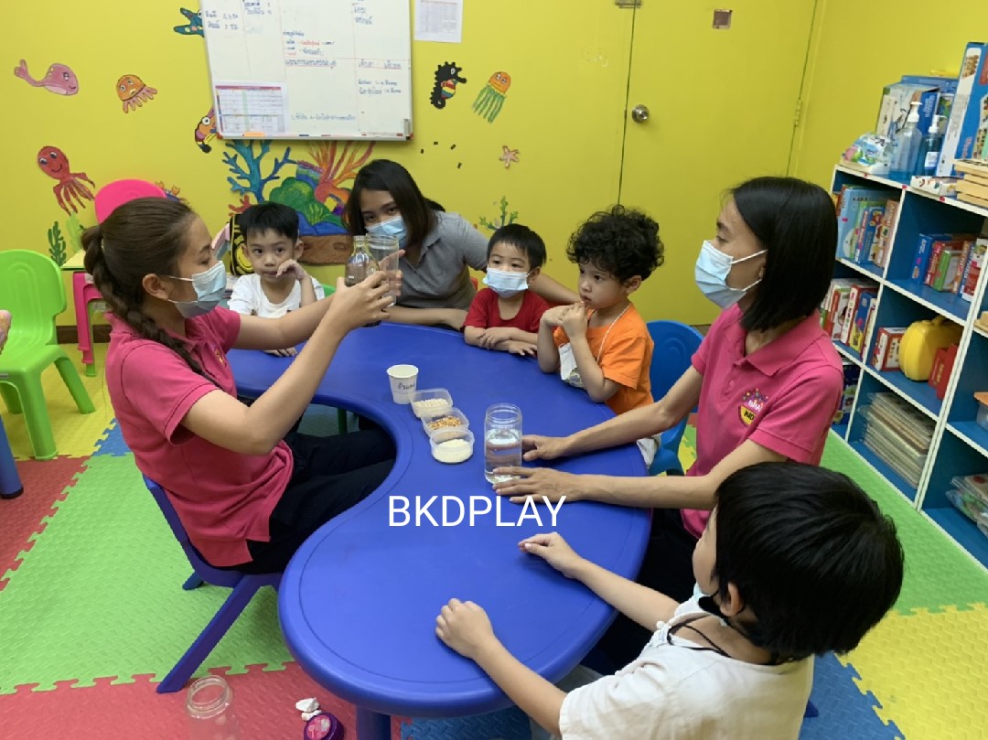 ชุดโต๊ะทรงถั่ว พร้อมเก้าอี้6ตัว เสี้ยวพระจันทร์ ตัวยู โต๊ะกิจกรรมนักเรียน ทำกิจกรรมกลุ่ม พลาสติก ปรับระดับได้ โต๊ะพร้อมเก้าอี้เด็ก พร้อมส่ง สำหรับเด็ก อนุบาล โรงเรียน เนอสเซอรี่ ศูนย์พัฒนาเด็กเล็ก