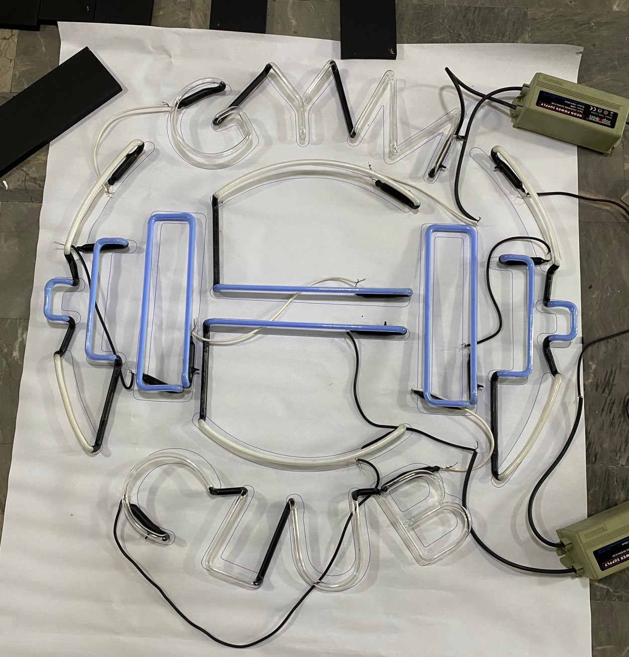 ไฟนีออน เฟค