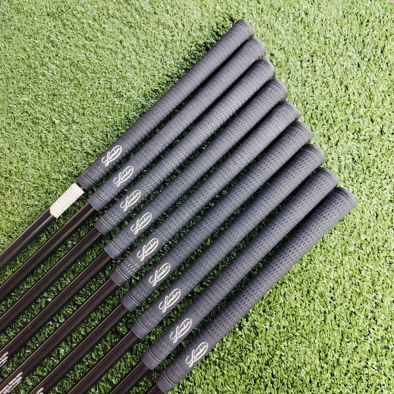 ** ก้านอ้วน ** FAT SHAFT** ชุดเหล็ก WILSON FS FAT SHAFT มีเหล็ก 3-9 เเละ PW SW 9 ชิ้นเต็ม ก้านผลิตจาก HYPER CARBON 535 ไม้กอล์ฟพรีเมี่ยมมือสอง ของแท้ By NakaraLuxurious