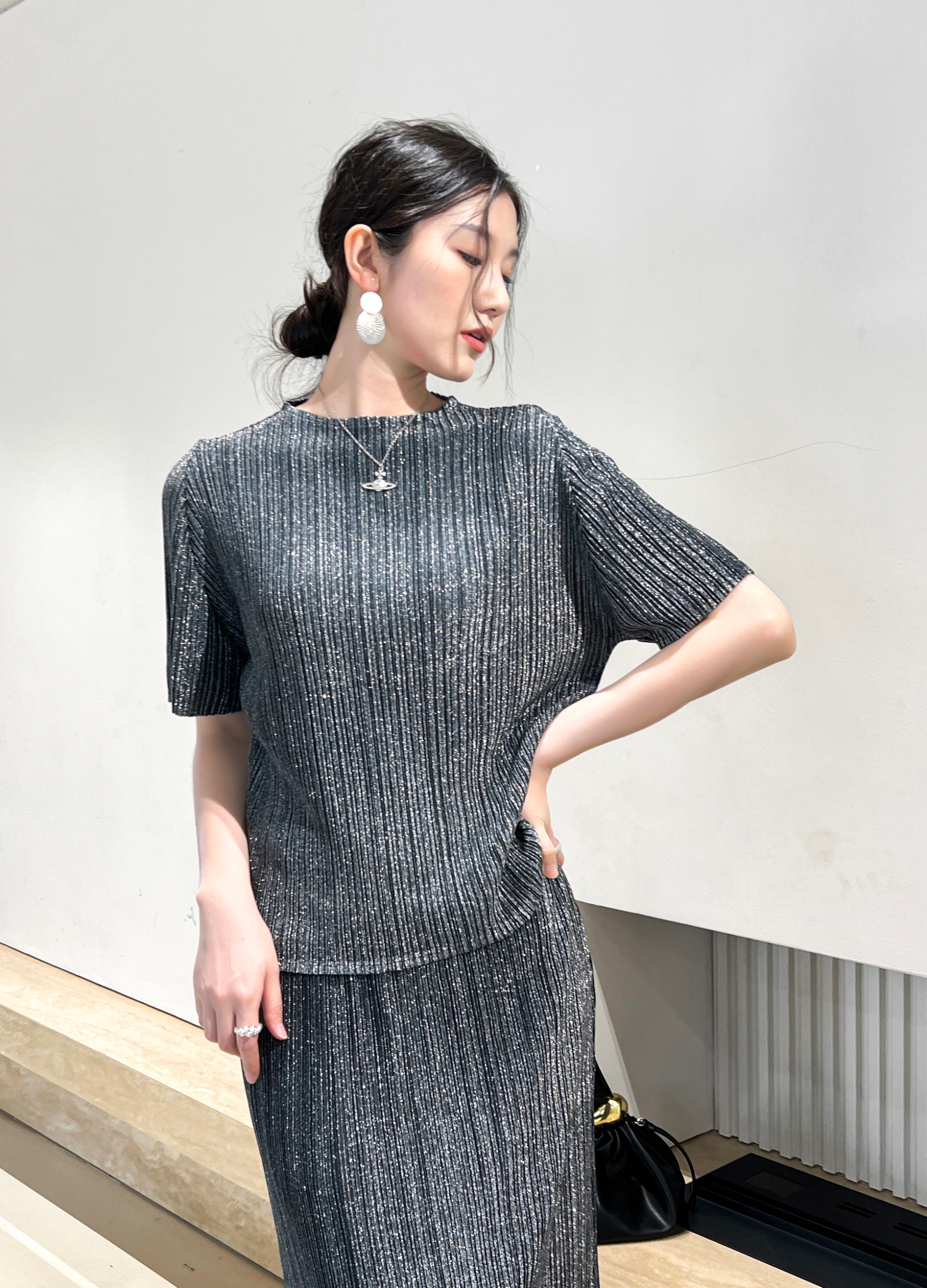 ปรับราคาลง20%!! 2MUAY รุ่น GJO3737 เสื้อพลีทคุณภาพ SHORT SLEEVE GLITTER PLEATED TOP 7 สี FREE SIZE