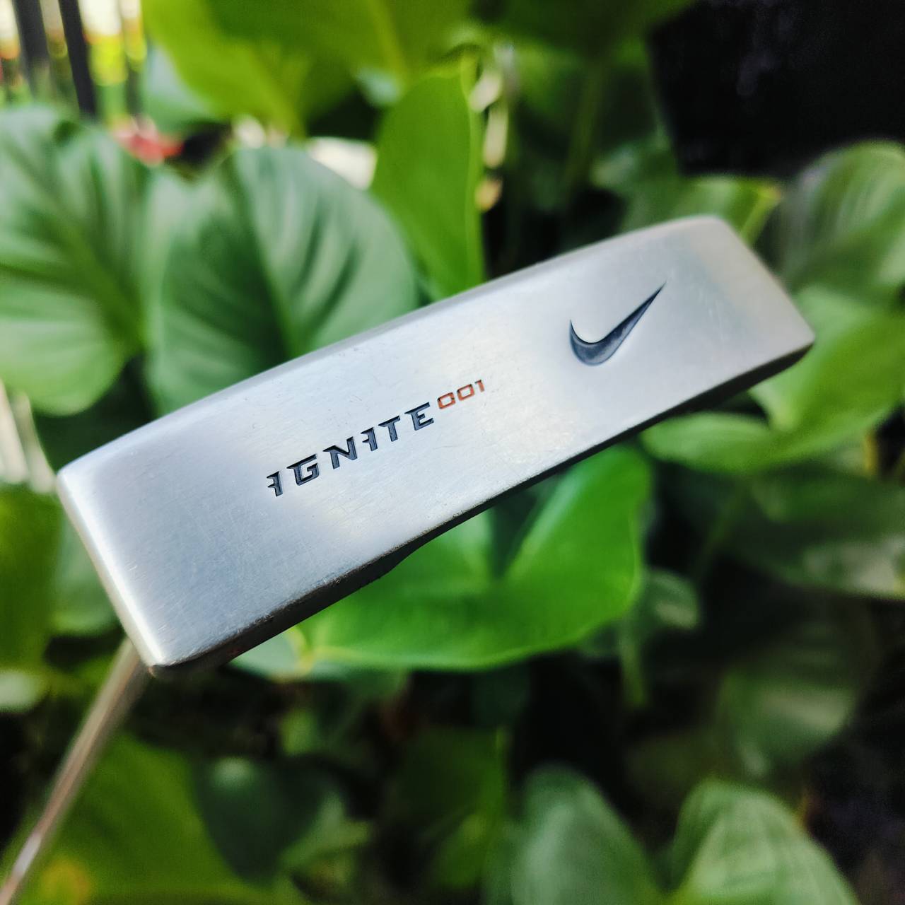 *** ไม้กอล์ฟมือซ้าย *** PUTTER NIKE IGNITE 001 ความยาว 34 นิ้ว รุ่นนี้พัตต์นิ่งมาก รูปทรงออกแบบให้ฟอลดล่ทรูง่ายมาก ไม้กอล์ฟพรีเมี่ยมญี่ปุ่นมือสอง ของแท้ By NakaraLuxurious