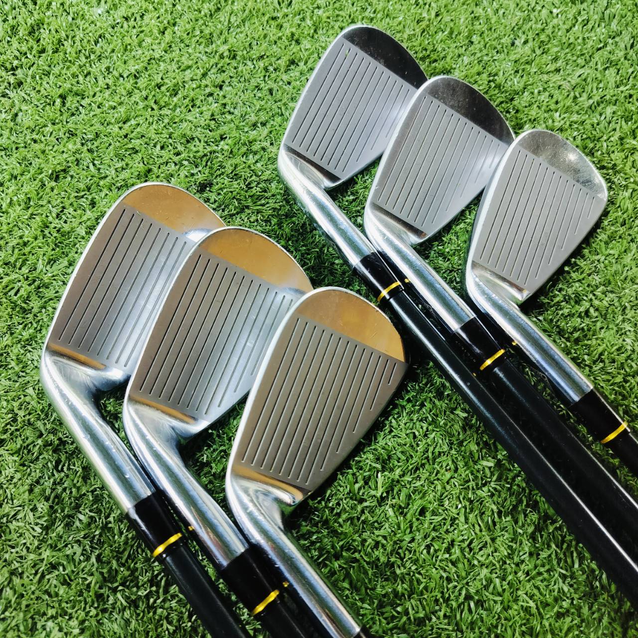 ชุดเหล็ก HONMA BERES MG801 ตัว FORGED ของ BERES จะดีกว่า รุ่นทั่วไปอย่างมาก ใส่เต็มทั้งคุณภาพ และการออกแบบให้ตีง่าย มี CAVITY โพรงลึก เพื่อการชดเชยสูงสุด ไม้กอล์ฟพรีเมี่ยมญี่ปุ่นมือสอง ของแท้ By NakaraLuxurious
