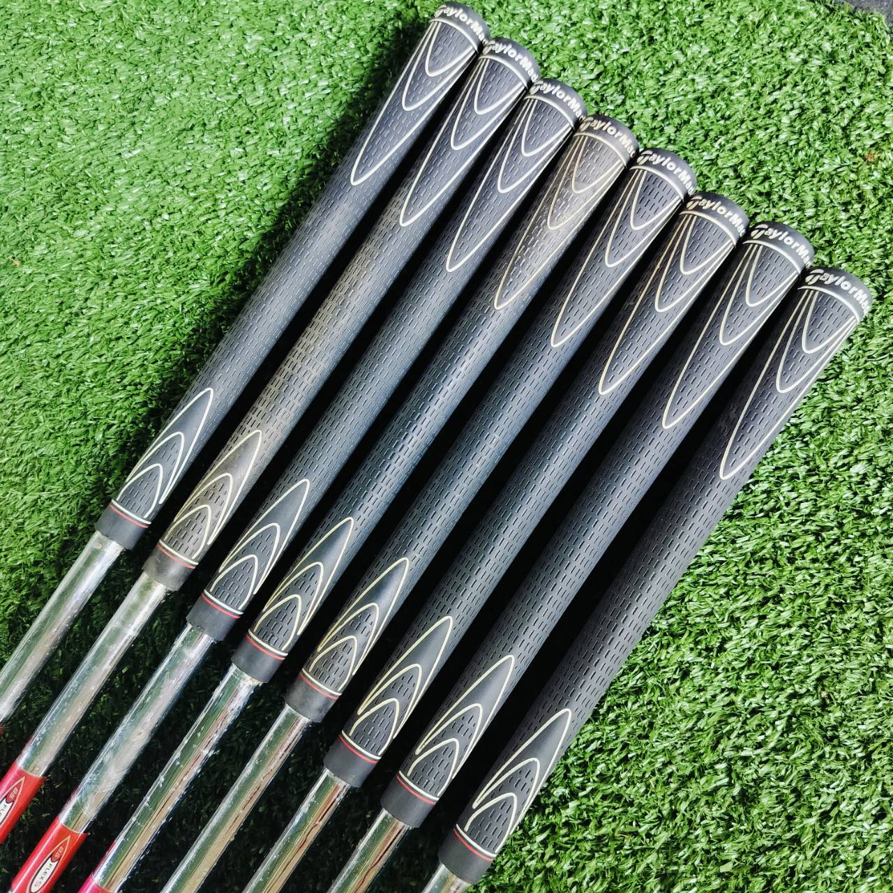 ชุดเหล็ก Taylormade BURNER 2.0 เป็นชุดที่พัฒนาปิดจุดอ่อนรอบด้าน ตีสนุกขึ้นมาก เข้าบอลแน่นขึ้น และได้ระยะทางที่ไกลขึ้นอย่างเห็นได้ชัด ไม้กอล์ฟพรีเมี่ยมมือสอง ของแท้ By NakaraLuxurious