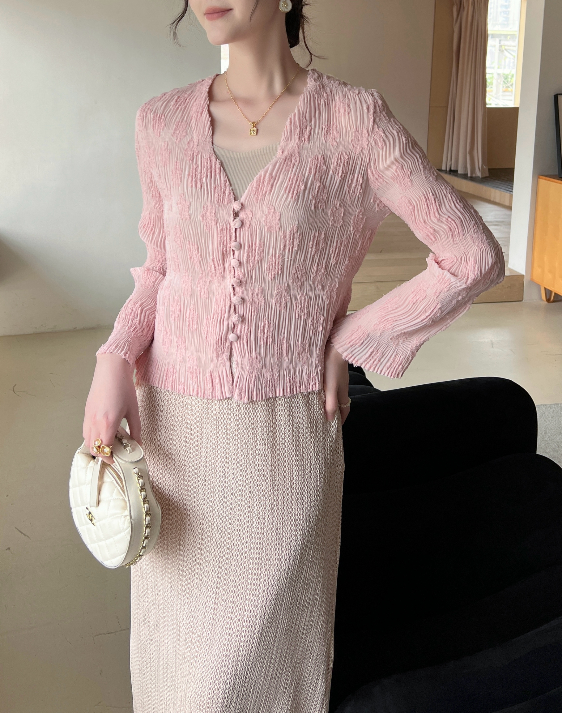 2MUAY รุ่น GJO2025 เสื้ออัดพลีทคุณภาพ V NECK BUTTON FRONT CRINKLE PLEATED TOP 6 สี FREE SIZE