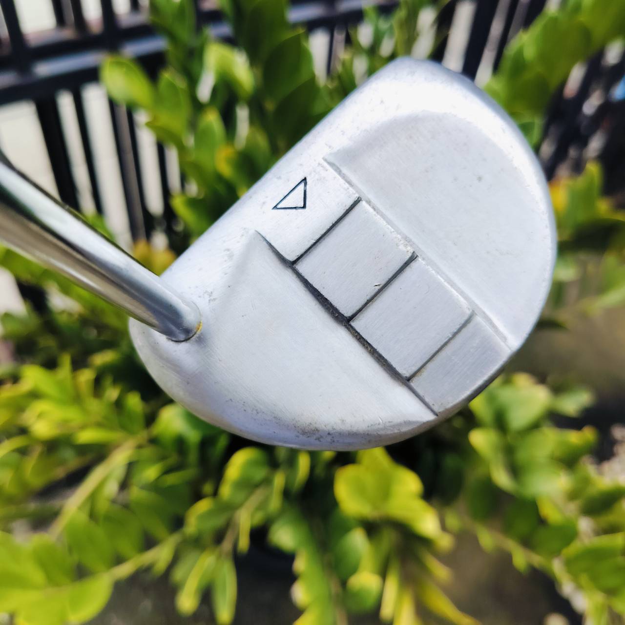 PUTTER KNIGHT RAZORBACK ความยาว 34 นิ้ว น้ำหนักดีแบบสุดๆ ชดเชยสูงมาก พัตต์ตรง และลูกหมุดเร็ว เกาะไลน์แบบสุดๆค่ะ ไม้กอล์ฟมือสอง ของแท้ By NakaraLuxurious