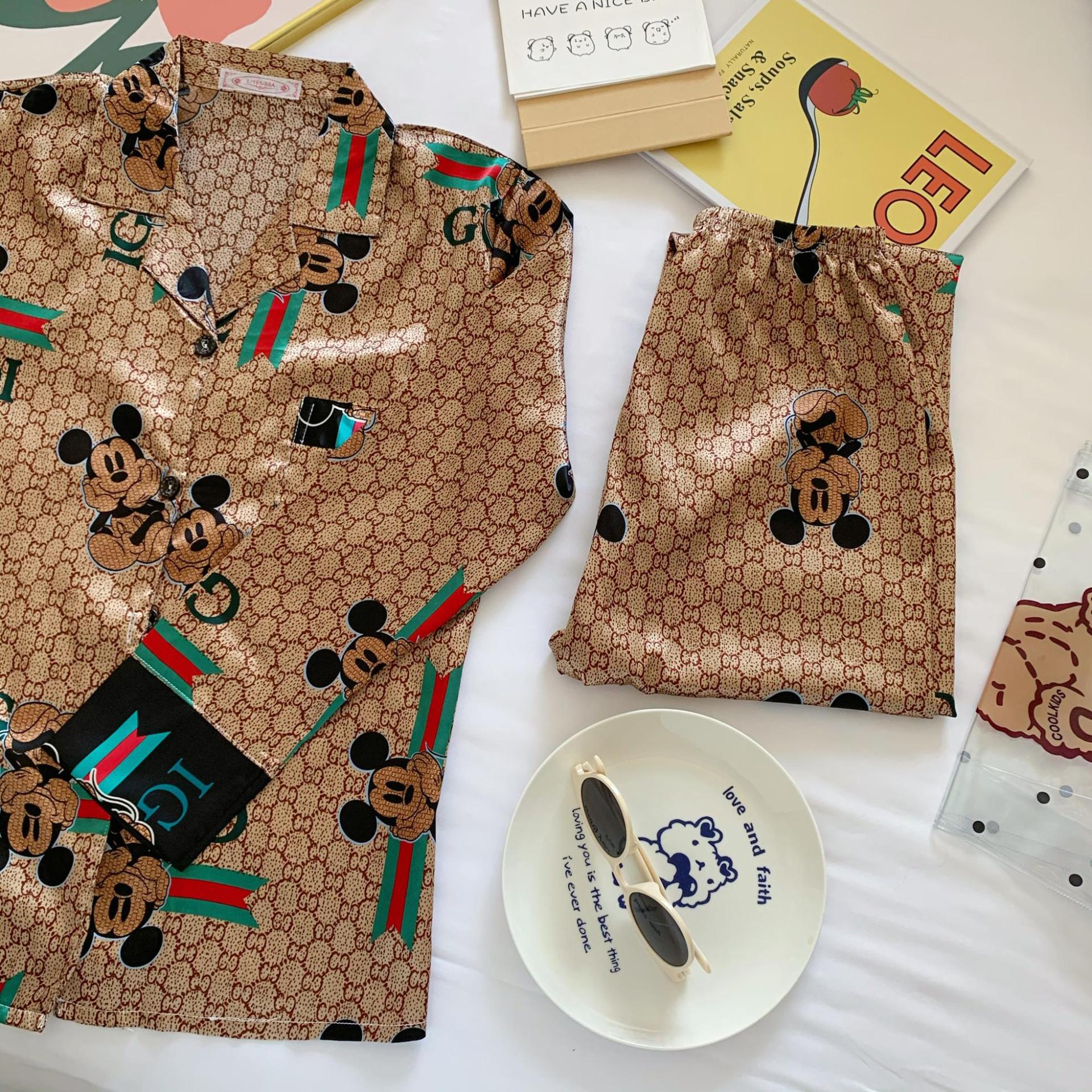 ชุดนอนผ้าซาตินไซส์ใหญ่ ลายมิกกี้เม้าส์สีน้ำตาล ไซส์ใหญ่