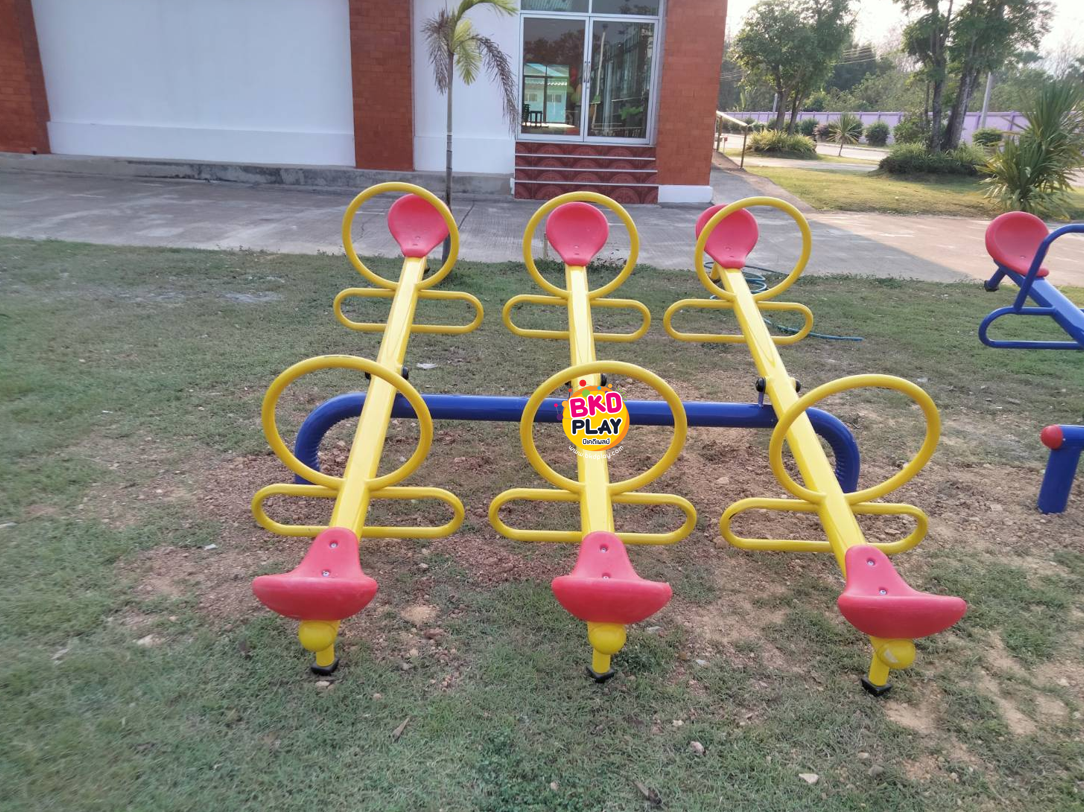 เครื่องเล่นสนาม กลางแจ้ง เหล็ก,คานกระดก 6 ที่นั่ง Outdoor Playground, ราคาโรงงาน สินค้าสั่งผลิต 10-20 วัน