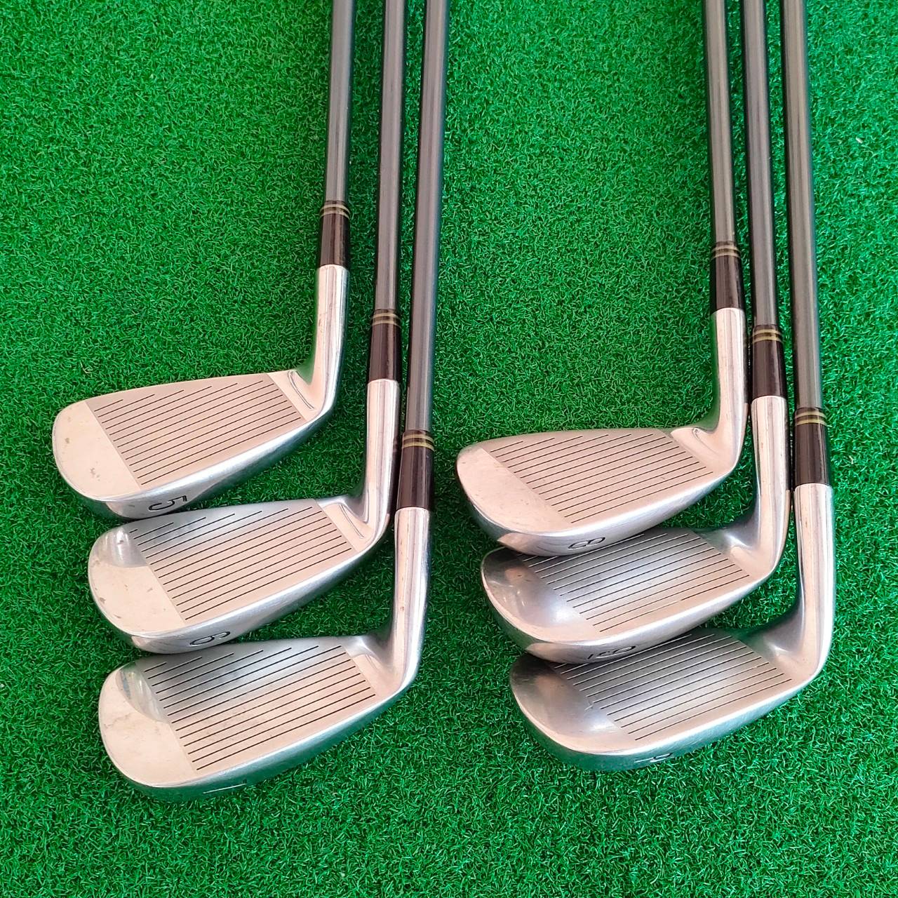 ชุดเหล็ก NIPPON GOLF POWER LIGTE SUPER มีเหล็ก 5-9 PW ก้าน TOUR KICK FLEX R ถ่วงทังสเตนสองด้าน ตีตรงมากๆ เน้นตีง่าย และตีนุ่ม MADE IN JAPAN .