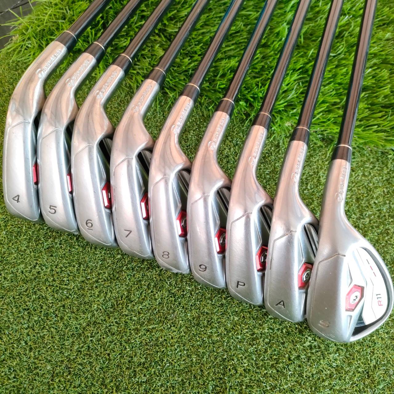 ชุดเหล็ก TAYLORMADE R11 สภาพสวยเลยครับ ก้าน FUJIKURA MOTORE FLEX R ตีดี ตีง่าย ตีไกลครับ สวยๆนานๆเข้ามา