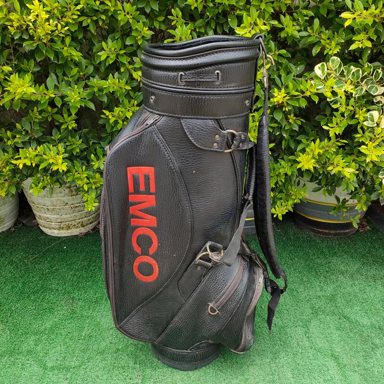 ถุงกอล์ฟ EMCO มือสอง ถุงกอล์ฟหนัง ใบใหญ่ขนาด 9 นิ้ว , ภายในบุกำมะหยี่ สภาพสวย!!! มือสอง ของแท้ BY NakaraLuxurious