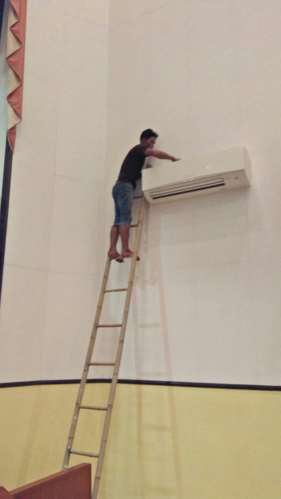 งานที่หอประชุมดุริยางค์ กองทัพเรือกรุงเทพ