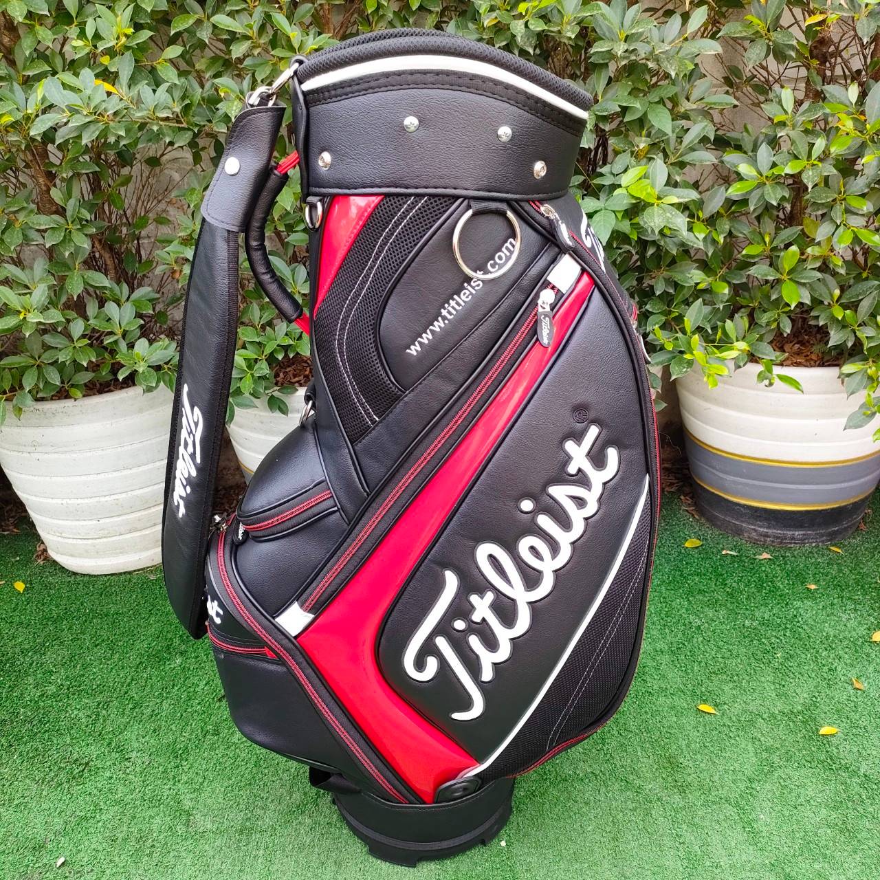 ถุงกอล์ฟ TITLELIST ไม่เคยผ่านการใช้งาน ถุง TOUR ใบใหญ่ ถุงสวยมากครับ