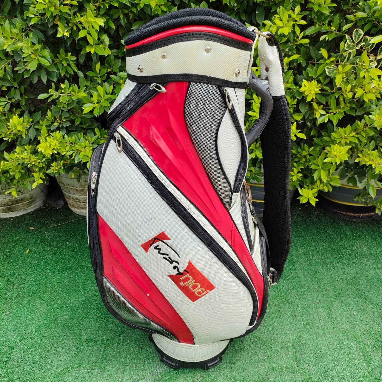 ถุงกอล์ฟ โพสต์ ทูเดย์ มือสอง เป็นถุงทัวร์ หนังสวย สภาพสมบูรณ์ พร้อมใช้งาน ใส่ของได้เยอะ ไม้กอล์ฟมือสอง ของแท้ BY NakaraLuxurious