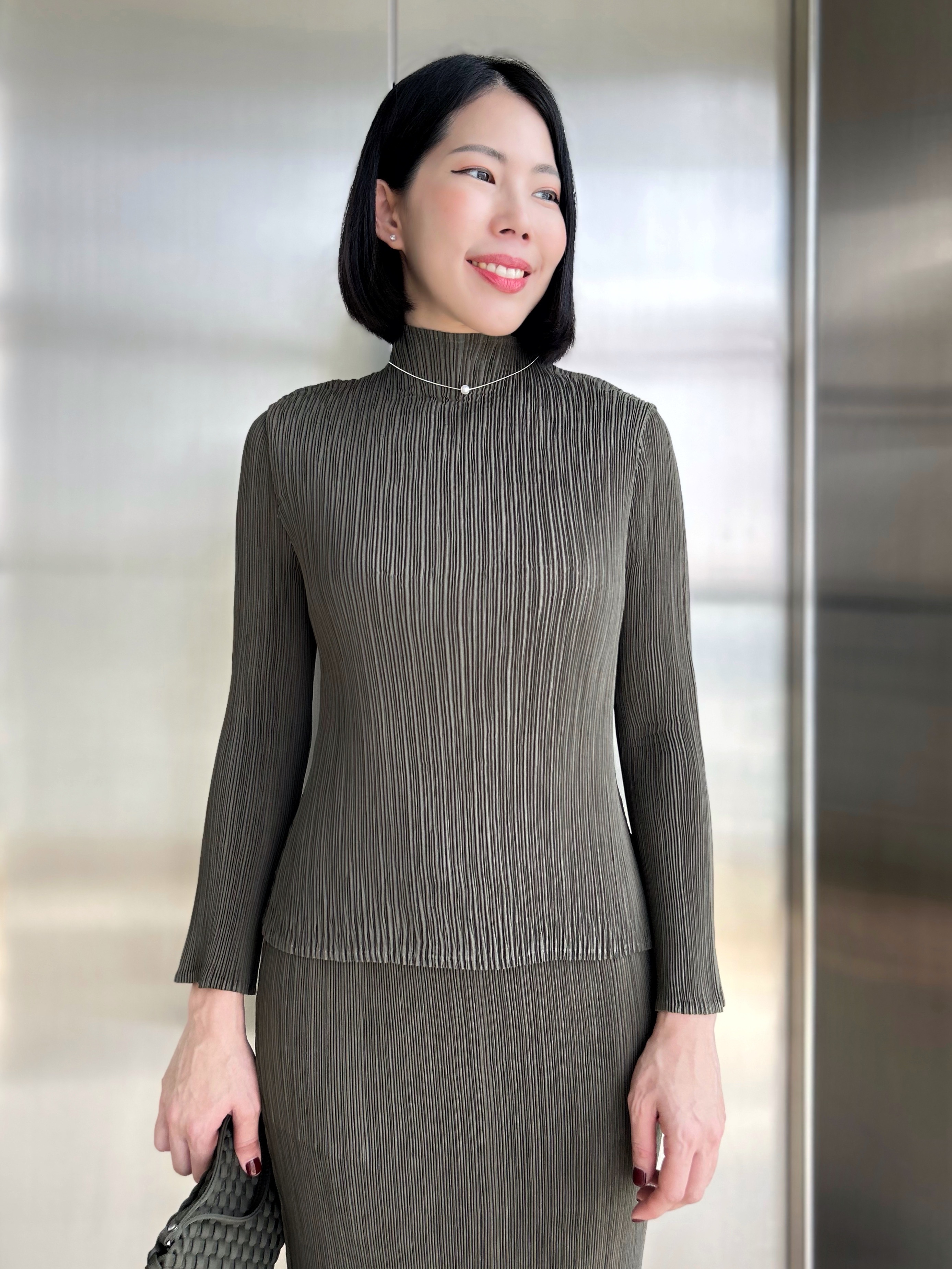 ปรับราคาลง20%!! 2MUAY รุ่น GJO11032 เสื้อพลีทผ้าแมตต์ HIGH NECK LONG SLEEVE PLEATED TOP 10 สี FREE SIZE