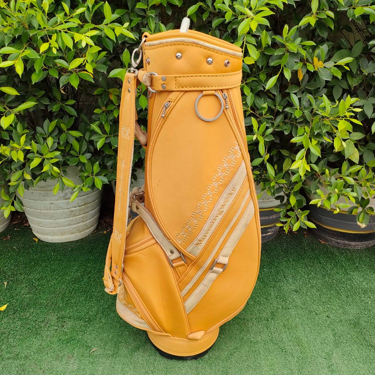 ถุงกอล์ฟ MANSINGWEAT มือสอง ถุงสีสวยมาก วัสดุดีมากๆครับ หรูหรามาก ภายในบุกำมะหยี่ แบรนด์ดี ราคาของใหม่แพงมาก