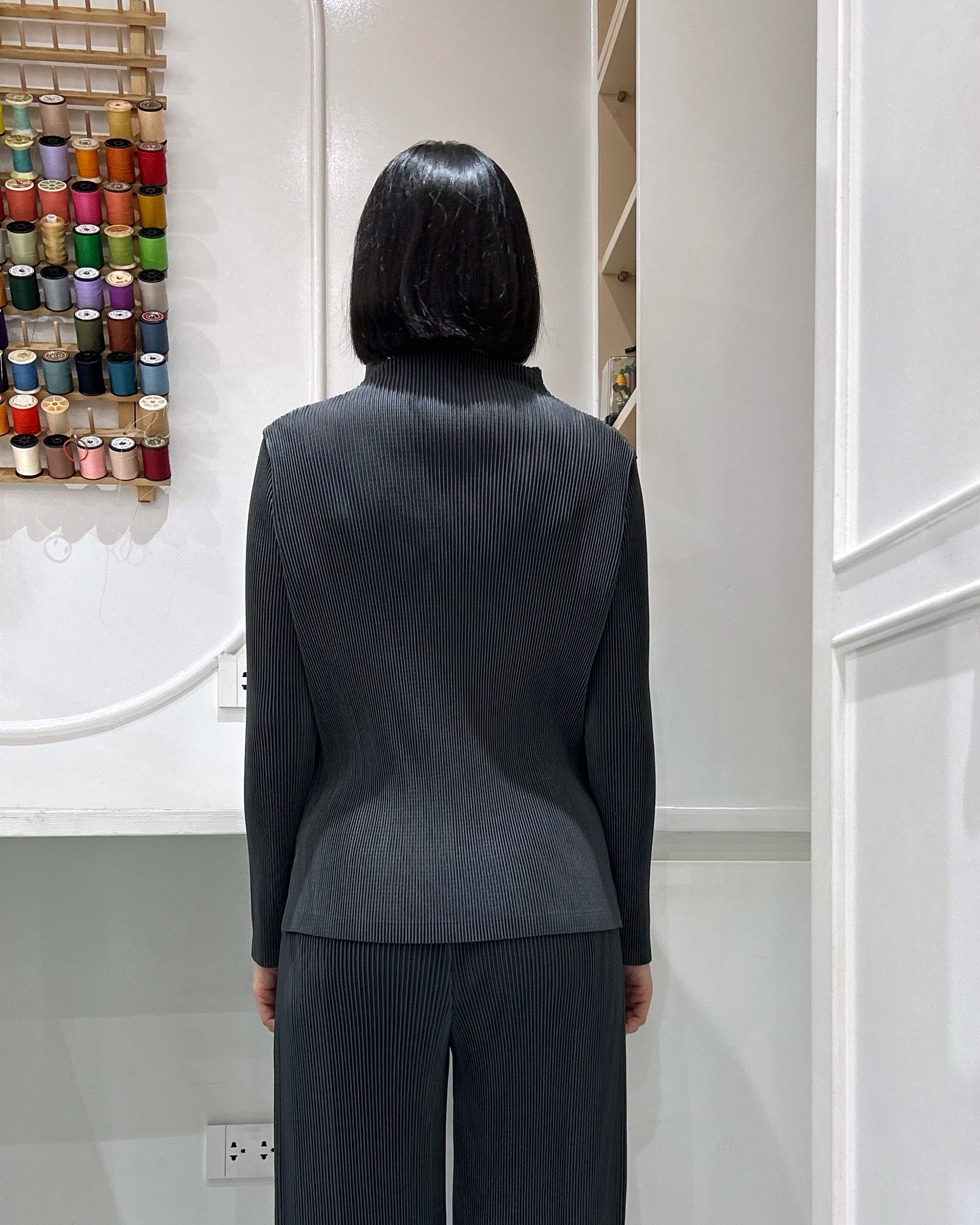 2MUAY รุ่น GJO11551 เสื้ออัดพลีท THICK HIGH NECK BUTTON FRONT PLEATED TOP 8 สี FREE SIZE