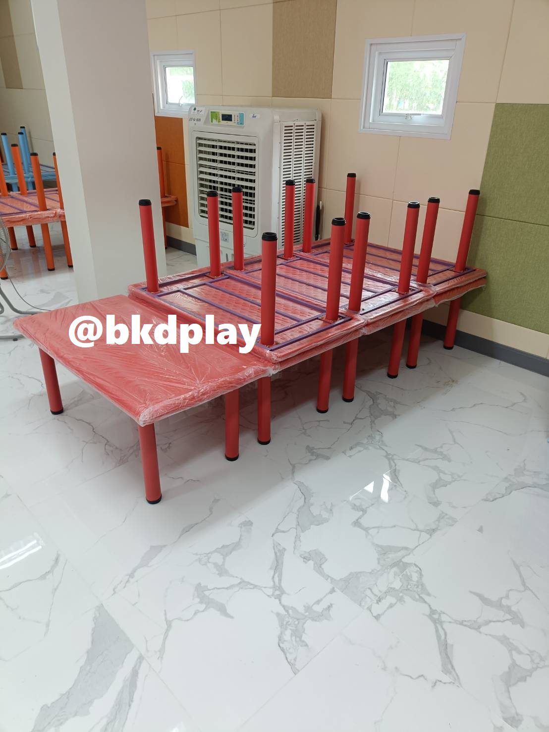 โต๊ะนักเรียนประถมขาเหล็ก โต๊ะสี่เหลี่ยมผืนผ้า โต๊ะประถมสูง60ซม.,โต๊ะเขียนหนังสือเด็ก,โต๊ะสี่เหลี่ยมผืนผ้า ราคาโรงงาน สั่งนำเข้า