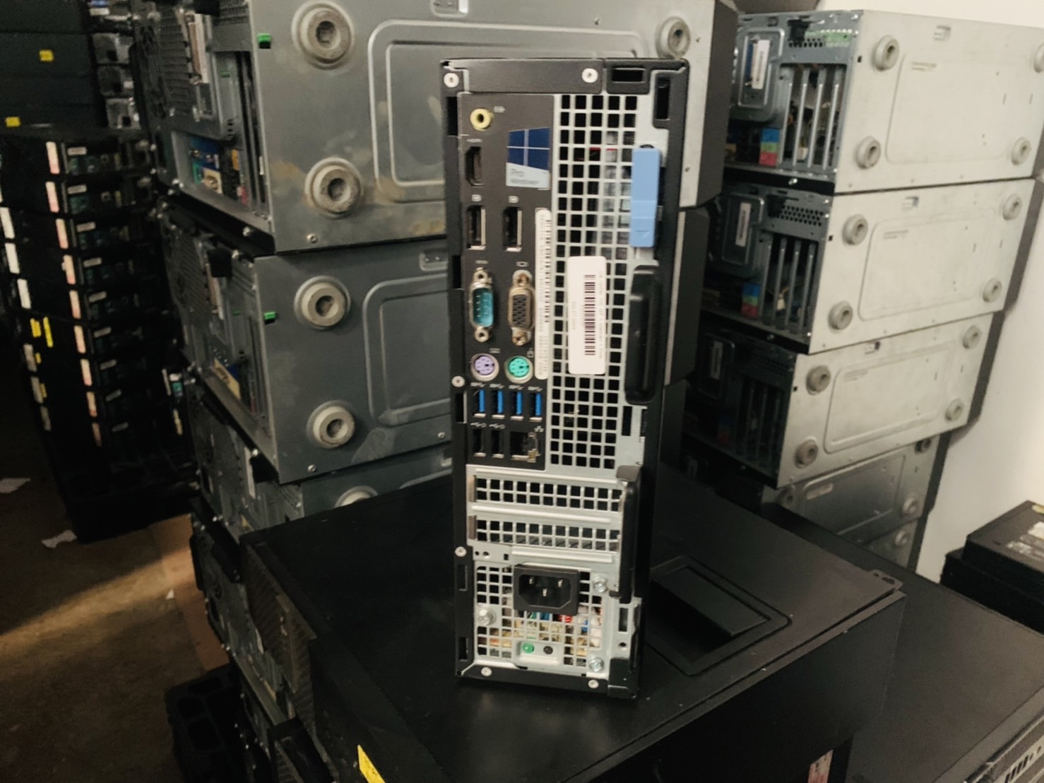 Dell Optiplex 7040 SFF คอมพิวเตอร์ตั้งโต๊ะ แถม Mouse & Keyboard