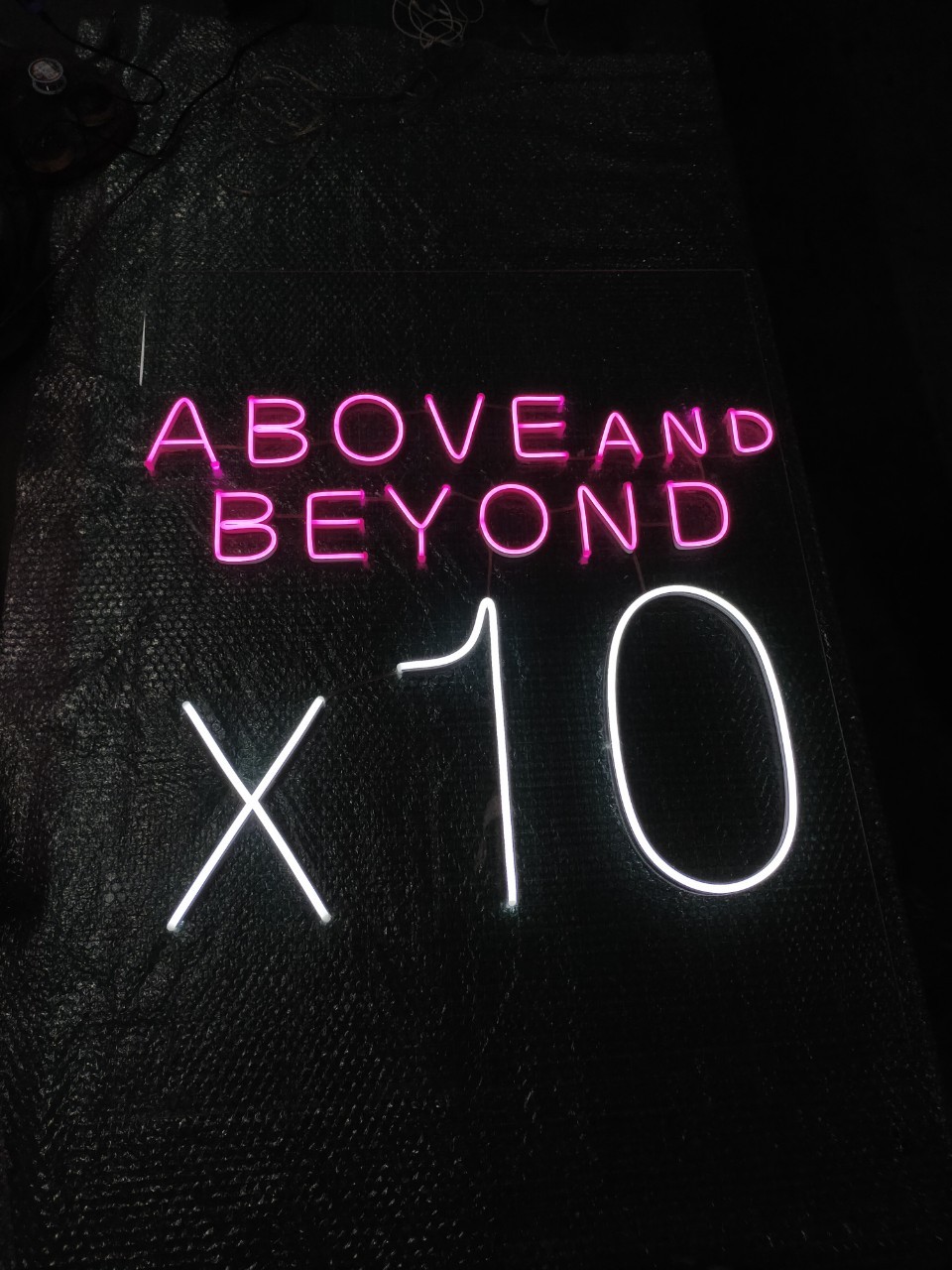 ไฟนีออน เฟค