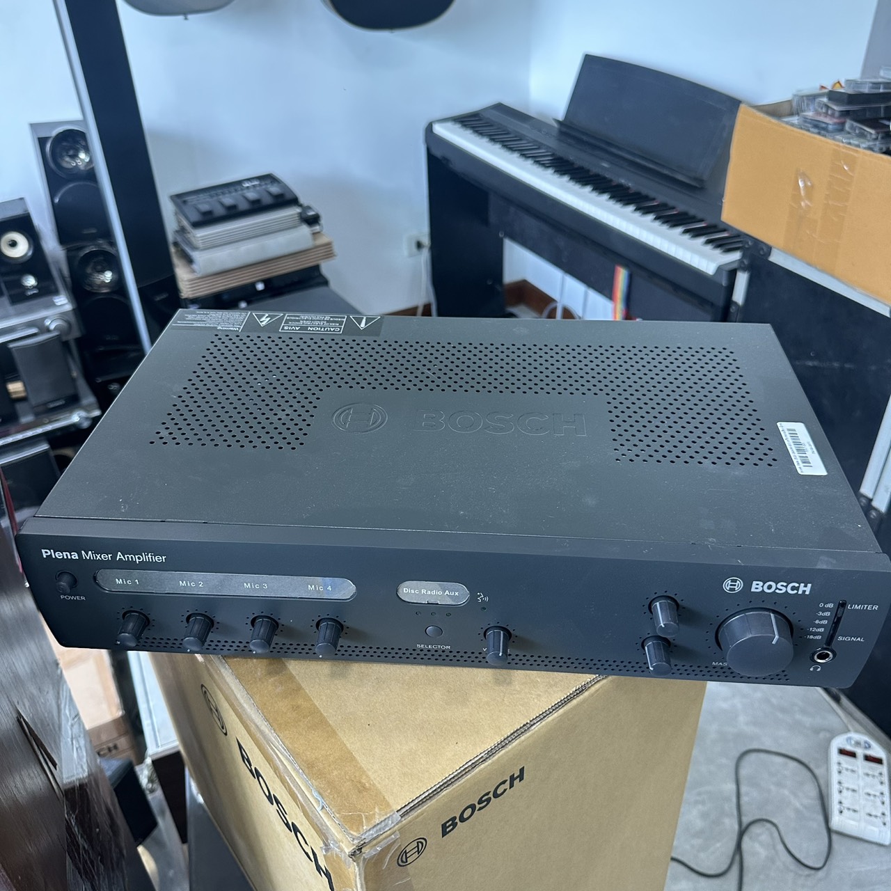 BOSCH PLE-1MA060-EU มิกเซอร์แอมป์ 60 วัตต์ 4 MIC 3 BGM