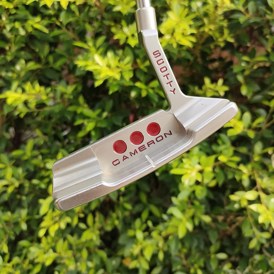 ** ไม้กอล์ฟสำหรับท่านที่ถนัดซ้าย** PUTTER TITLEIST SCOTTY CAMERON STUDIO SELECT NEWPORT2 ความยาว 34 นิ้ว พร้อม COVER หายาก สภาพสวยเดิมๆเลยครับ พัตเตอร์อันดับ 1 ตลอดกาล