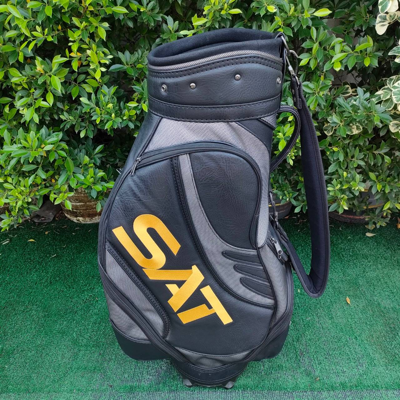 ถุงกอล์ฟ SAT มือสอง ถุง TOUR ใบใหญ่ ปาก 9 นิ้ว สภาพสวยสมบูรณ์ พร้อมใช้งาน ลดราคาพิเศษสูงสุด!!! ไม้กอล์ฟมือสอง ของแท้ BY NakaraLuxurious