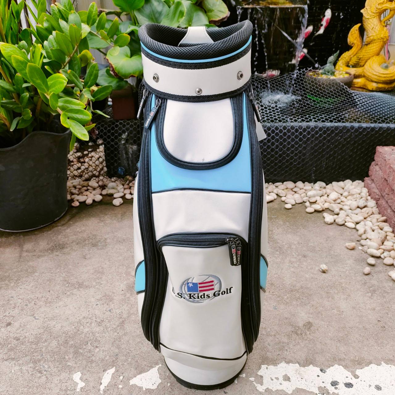 ถุงกอล์ฟเด็ก U.S.KIDS GOLF TOUR SERIES ขนาดไชส์ของถุง ปากถุง 7 นิ้ว ความสูงของถุงกอล์ฟ 31.5 นิ้ว ถุงกอล์ฟที่ดีที่สุด สำหรับเยาชน ถุง TOUR ถุงกอล์ฟพรีเมี่ยมมือหนึ่ง ของแท้ By NakaraLuxurious