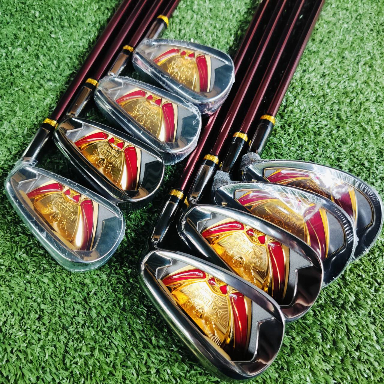 *** ไม้กอล์ฟผู้หญิง*** ชุดเหล็ก MARUMAN MAJESTY PRESTIGIO 11 เหมือนซื้อมือหนึ่ง แกะแค่เหล็ก 6 เหล็ก 9 และ P ตีไปแค่ครั้งเดียวเท่านั้น ไม่มีลอยแม้แต่นิดเดียว ชุดนี้เป็นชุดใหญ่ ปกติจะมีเหล็ก 7 8 9 10 PW
