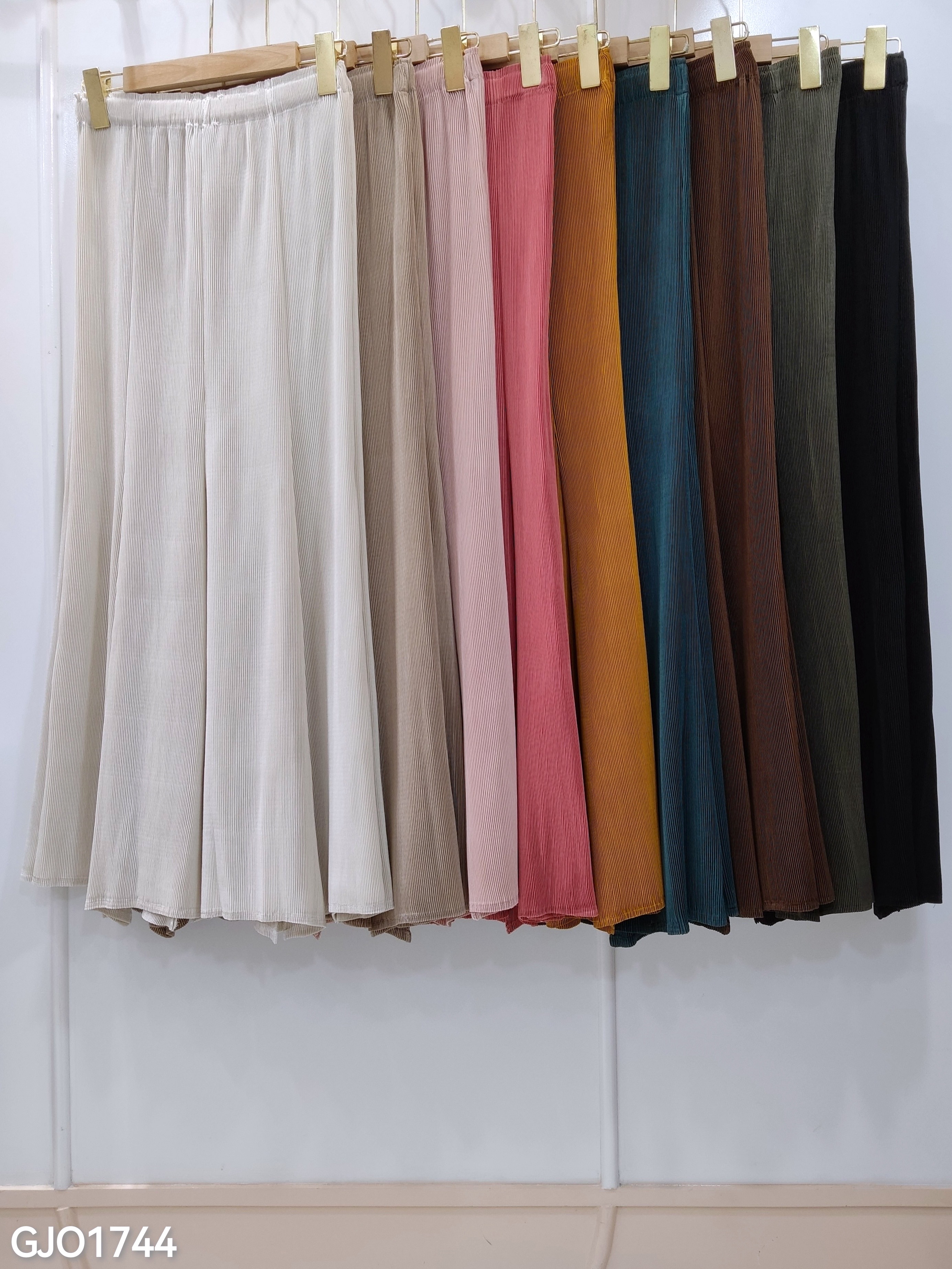 ปรับราคาลง20%!! ยาว 34นิ้ว! 2MUAY รุ่น GJO1744 กระโปรงพลีทคุณภาพ MERMAID PLEATED SKIRT 9 สี FREE SIZE