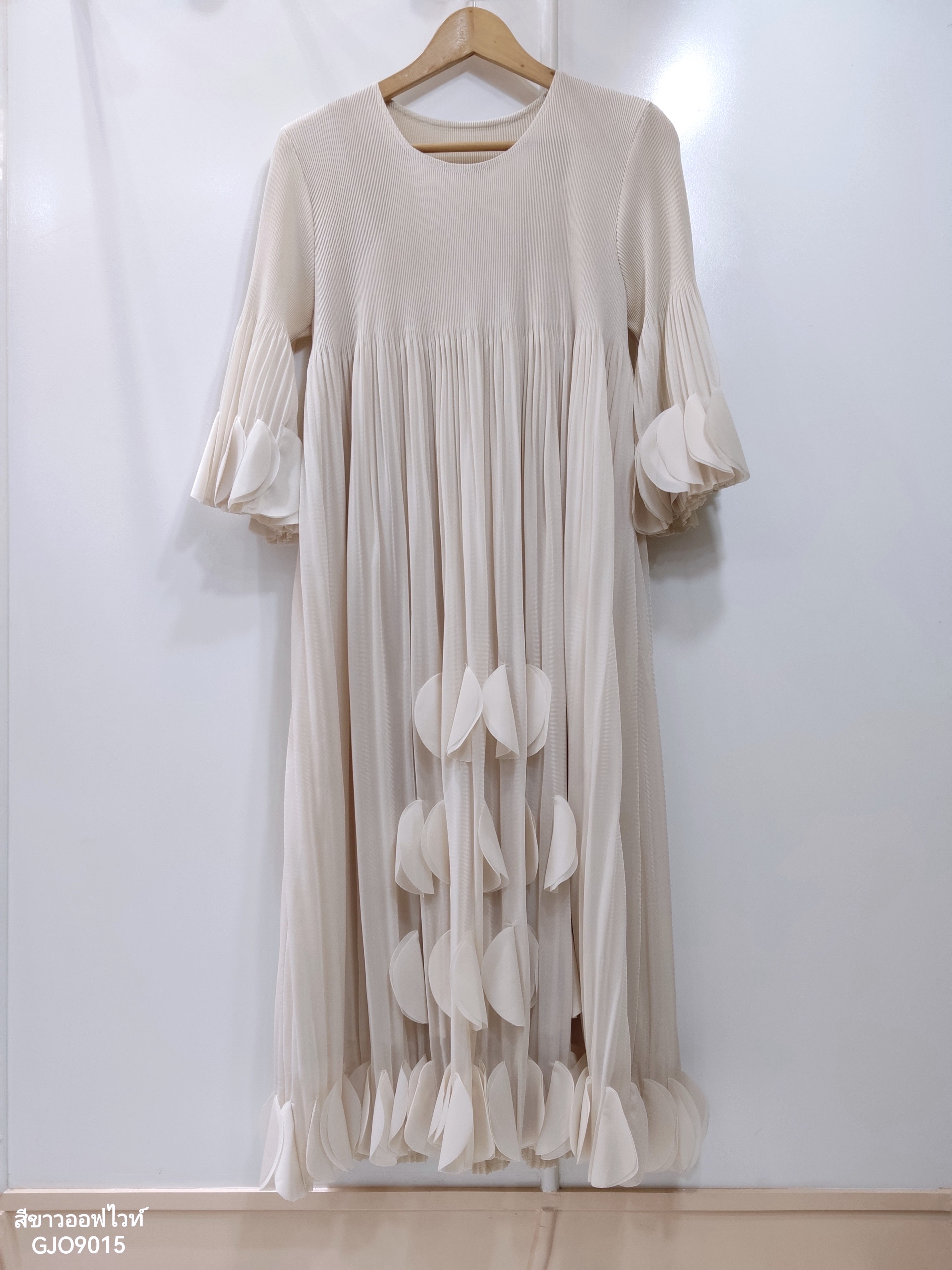 2MUAY รุ่น GJO9015 เดรสพลีทคุณภาพ FLARE SLEEVE PLEATED DRESS 4 สี FREE SIZE