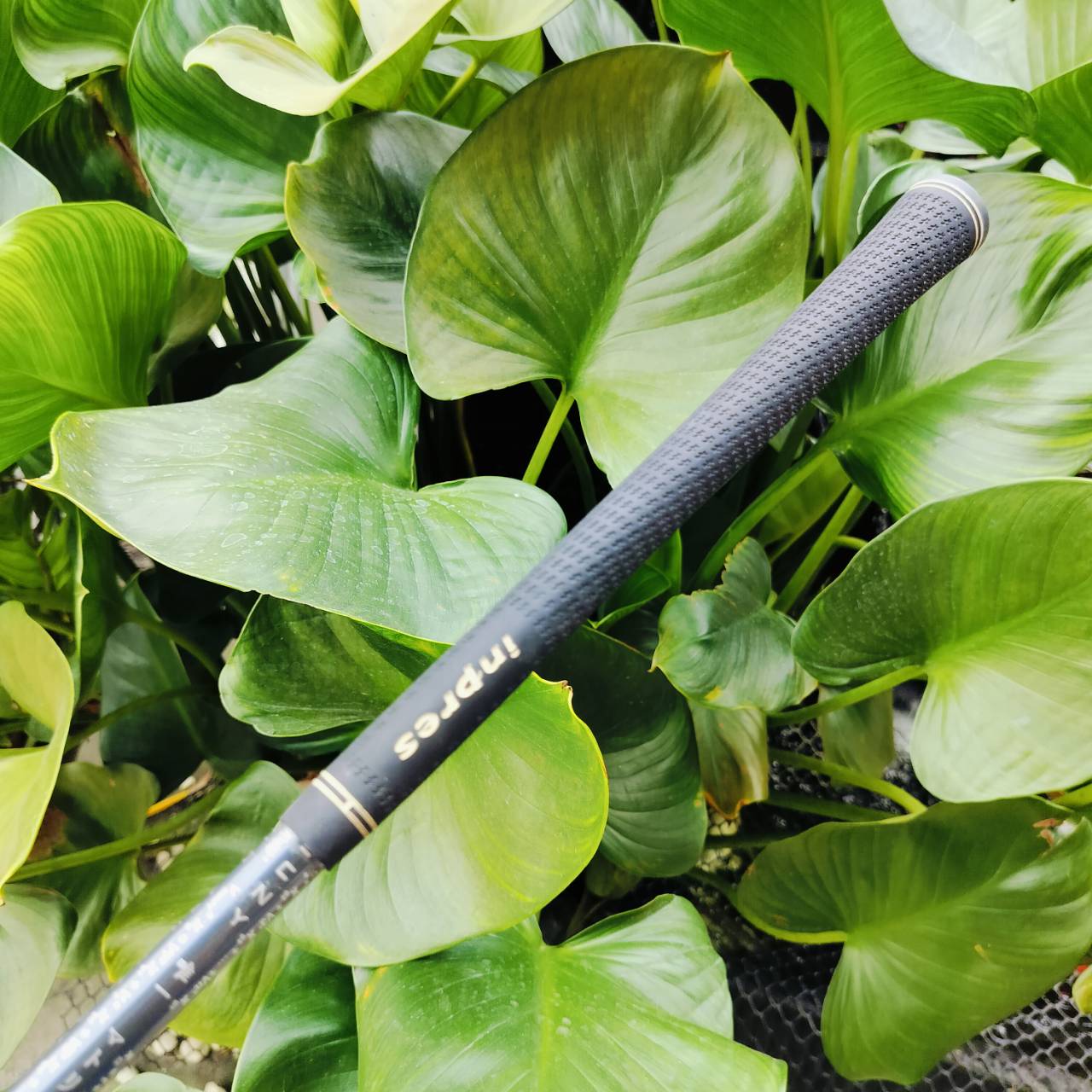 ก้านใส่ FW Ozik Matrix MFS Series ความยาวเฉพาะก้าน 43.25 นิ้วค่ะ มีกริพติดมาแล้ว ก้านระดับเทพ ตอนออกมาใหม่ 12,500 บาท